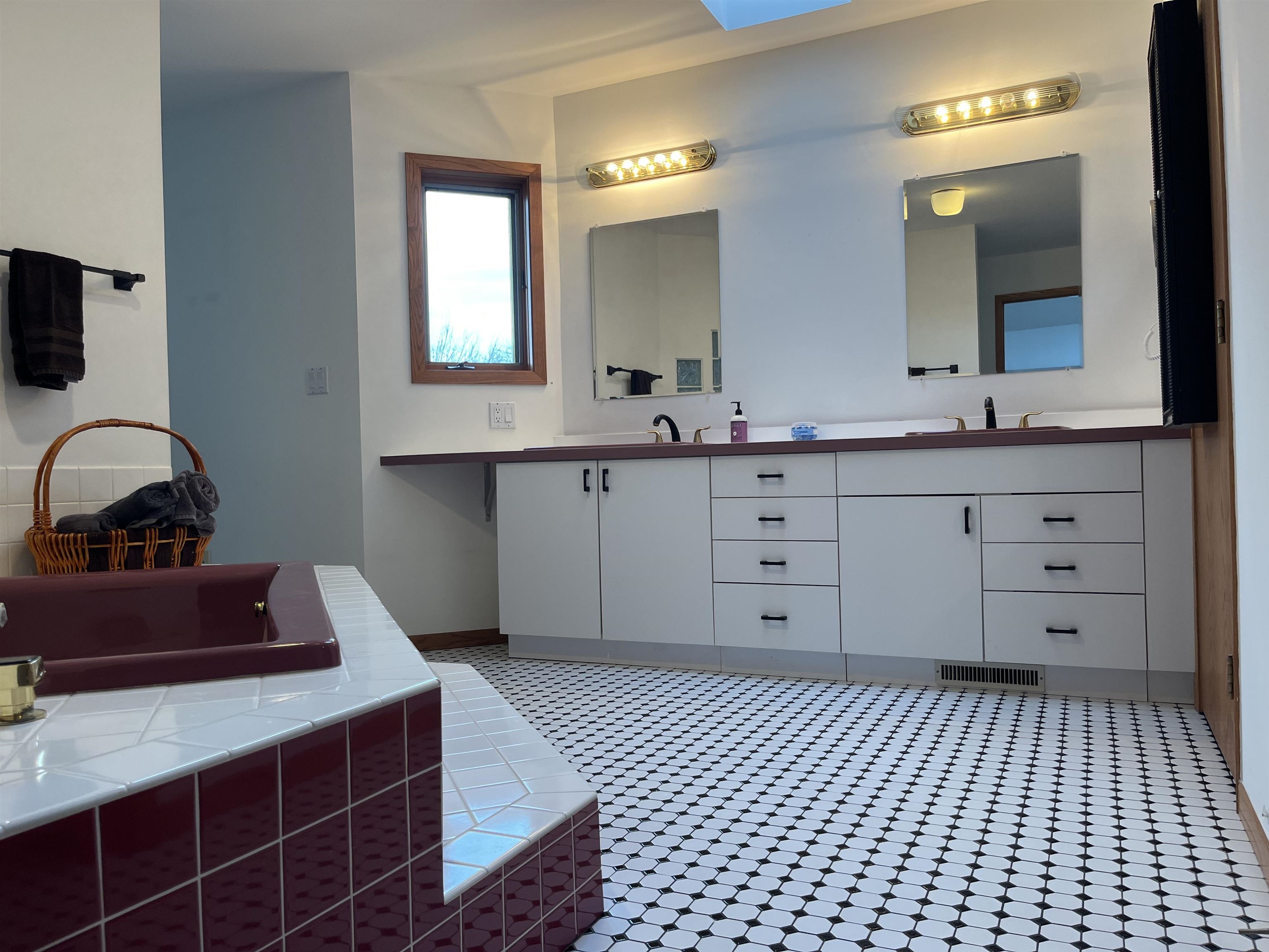 1705 HEMLOCK AVENUE, Schofield, Wisconsin 54476, 4 Bedrooms Bedrooms, ,2 BathroomsBathrooms,Residential,For Sale,1705 HEMLOCK AVENUE,22505634