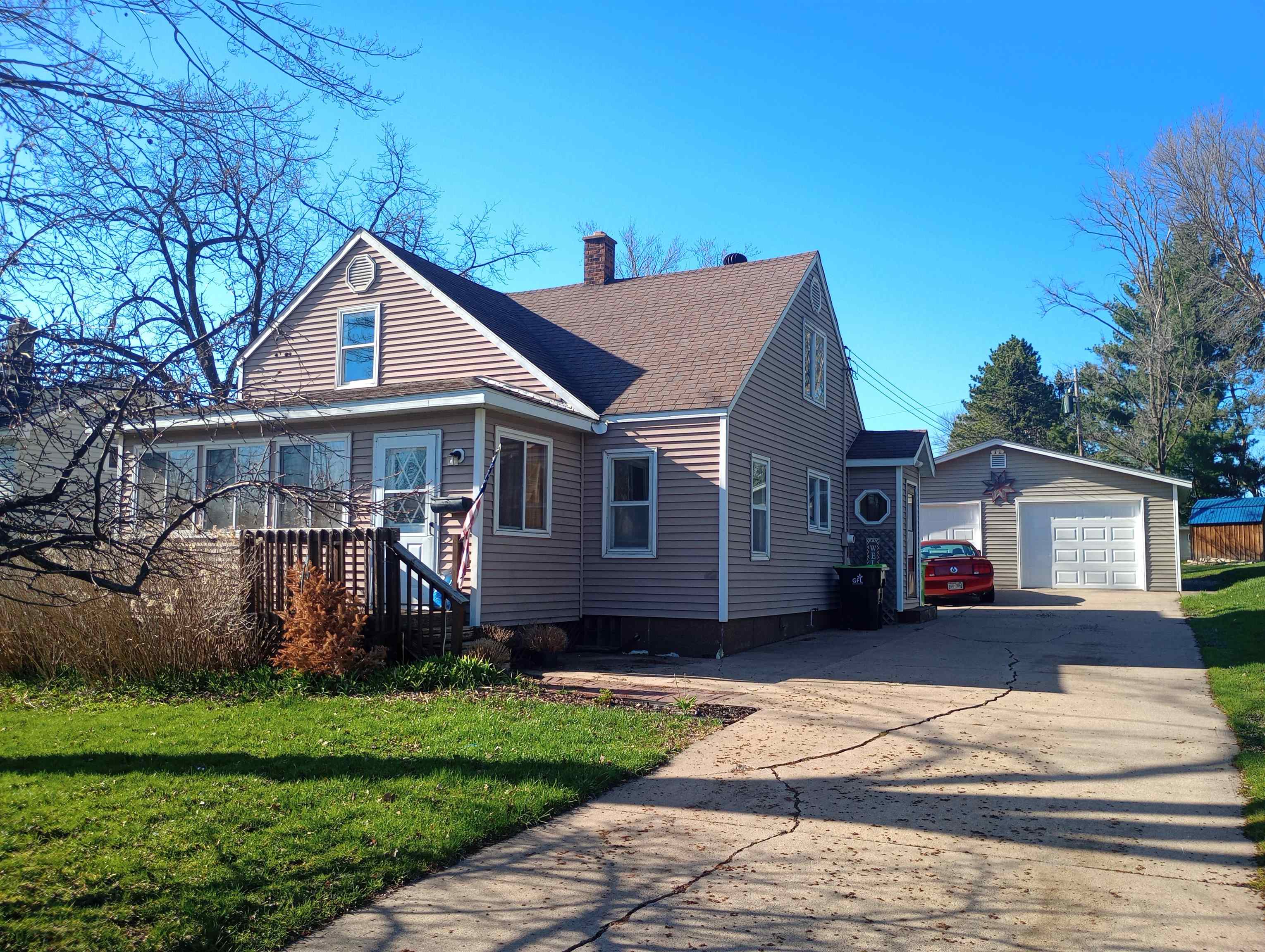 109 W 10TH STREET, Neillsville, Wisconsin 54456, 4 Bedrooms Bedrooms, ,1 BathroomBathrooms,Residential,For Sale,109 W 10TH STREET,22505644