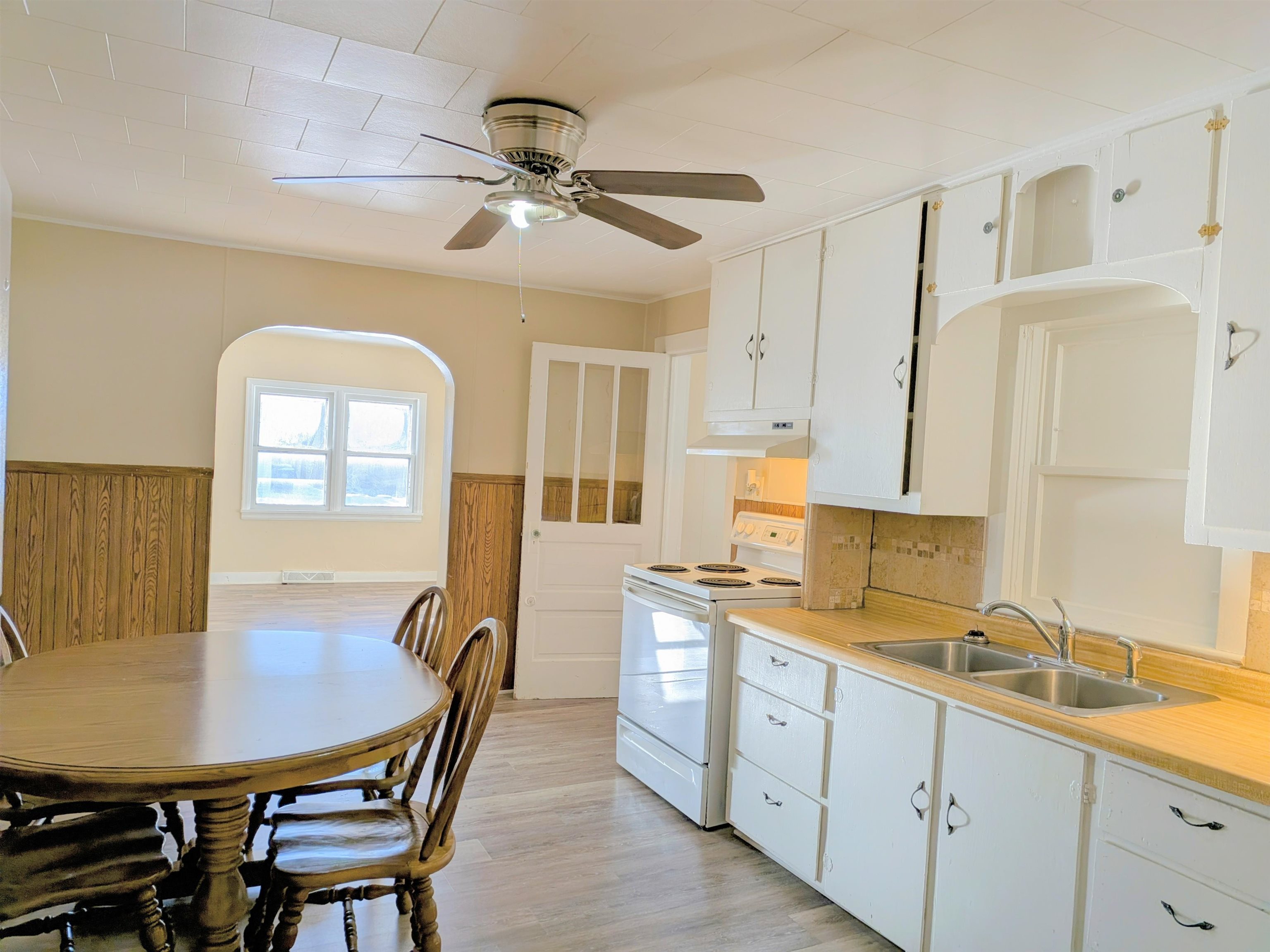 311 SECOND STREET, Rosholt, Wisconsin 54473, 3 Bedrooms Bedrooms, ,1 BathroomBathrooms,Residential,For Sale,311 SECOND STREET,22505661