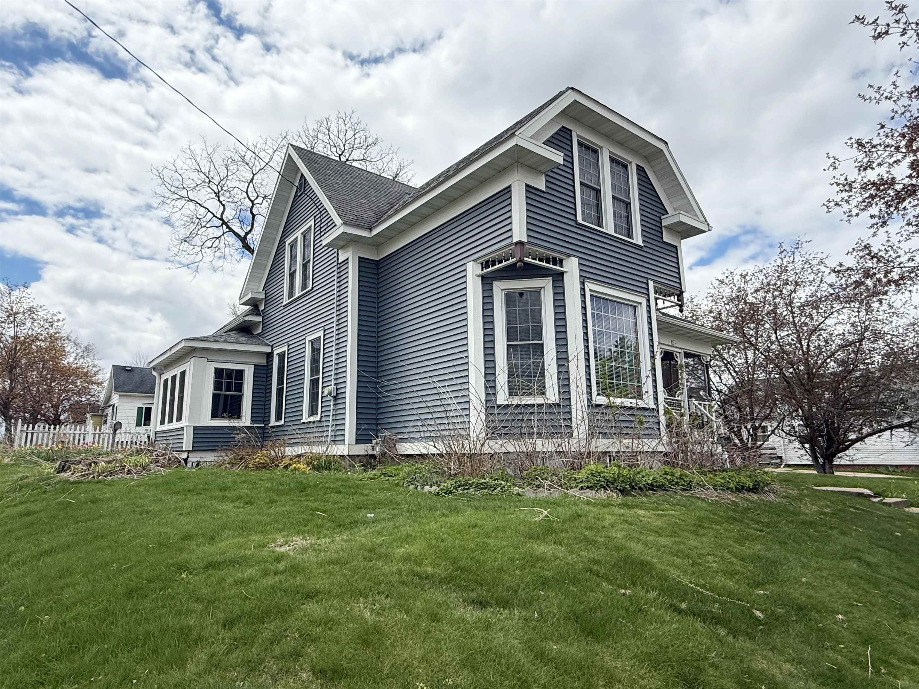 314 E BLODGETT STREET, Marshfield, Wisconsin 54449, 4 Bedrooms Bedrooms, ,1 BathroomBathrooms,Residential,For Sale,314 E BLODGETT STREET,22505721