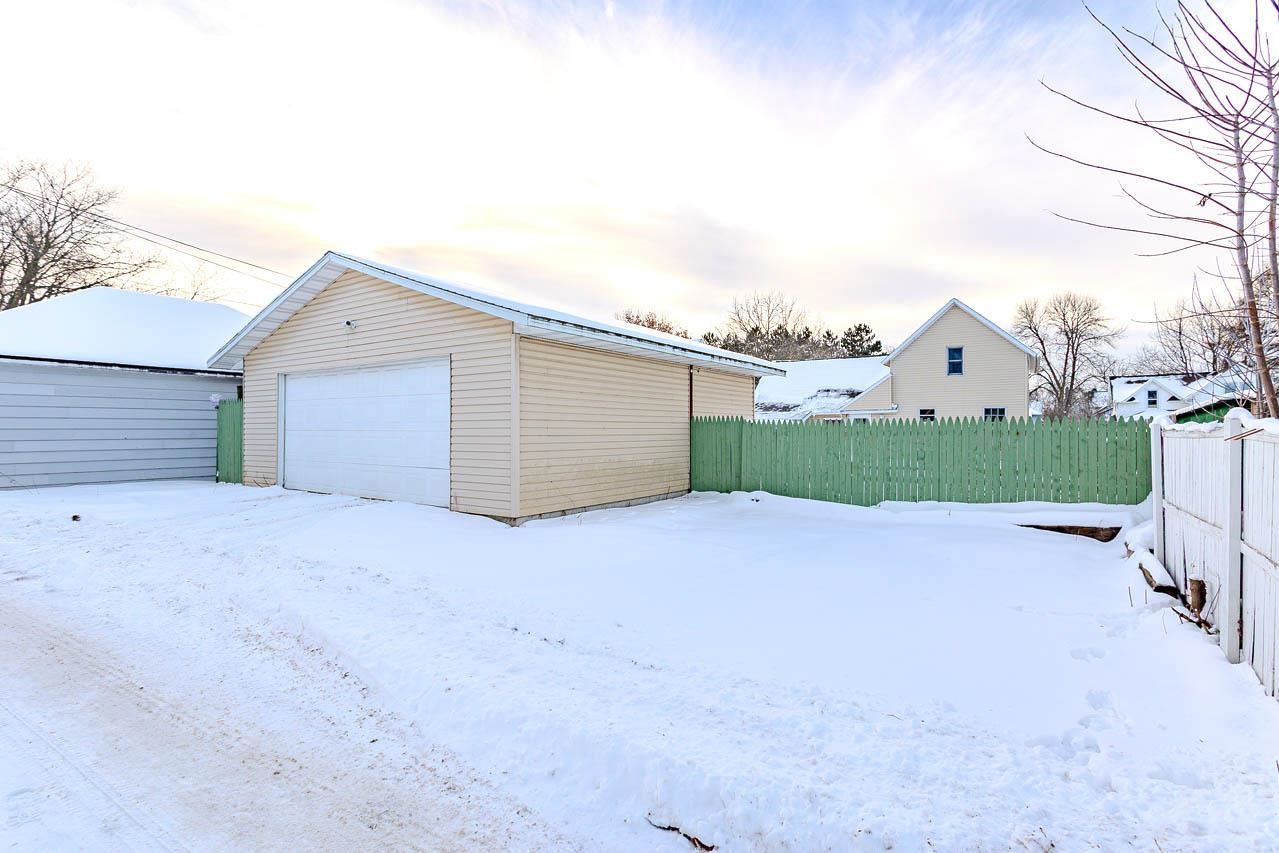 617 N COTTAGE STREET, Merrill, Wisconsin 54452, 3 Bedrooms Bedrooms, ,1 BathroomBathrooms,Residential,For Sale,617 N COTTAGE STREET,22505727