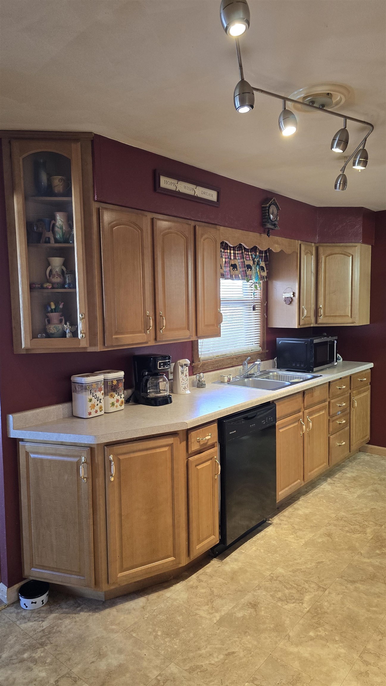 911 PEPPER AVENUE, Wisconsin Rapids, Wisconsin 54494, 2 Bedrooms Bedrooms, ,1 BathroomBathrooms,Residential,For Sale,911 PEPPER AVENUE,22505751