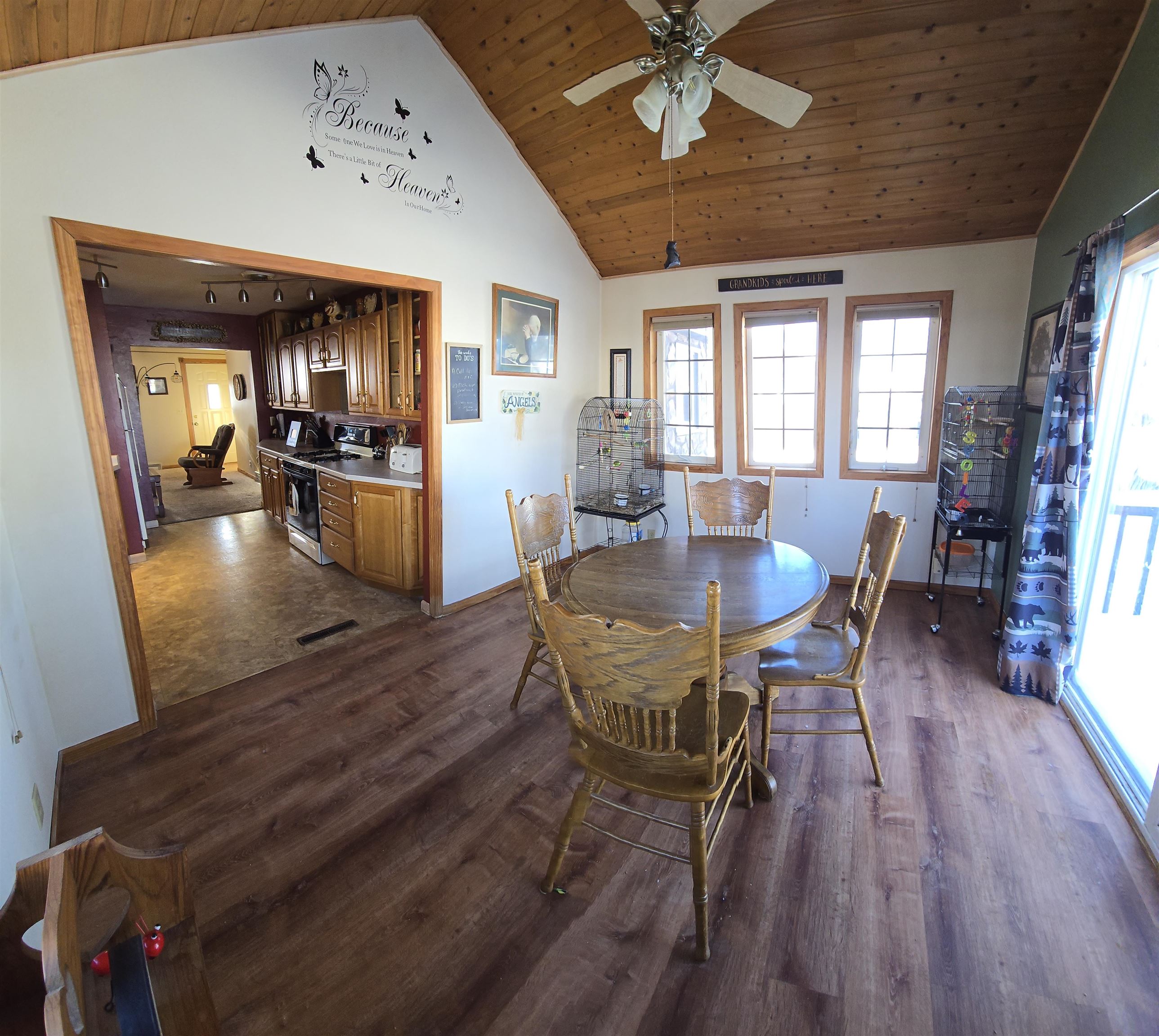 911 PEPPER AVENUE, Wisconsin Rapids, Wisconsin 54494, 2 Bedrooms Bedrooms, ,1 BathroomBathrooms,Residential,For Sale,911 PEPPER AVENUE,22505751