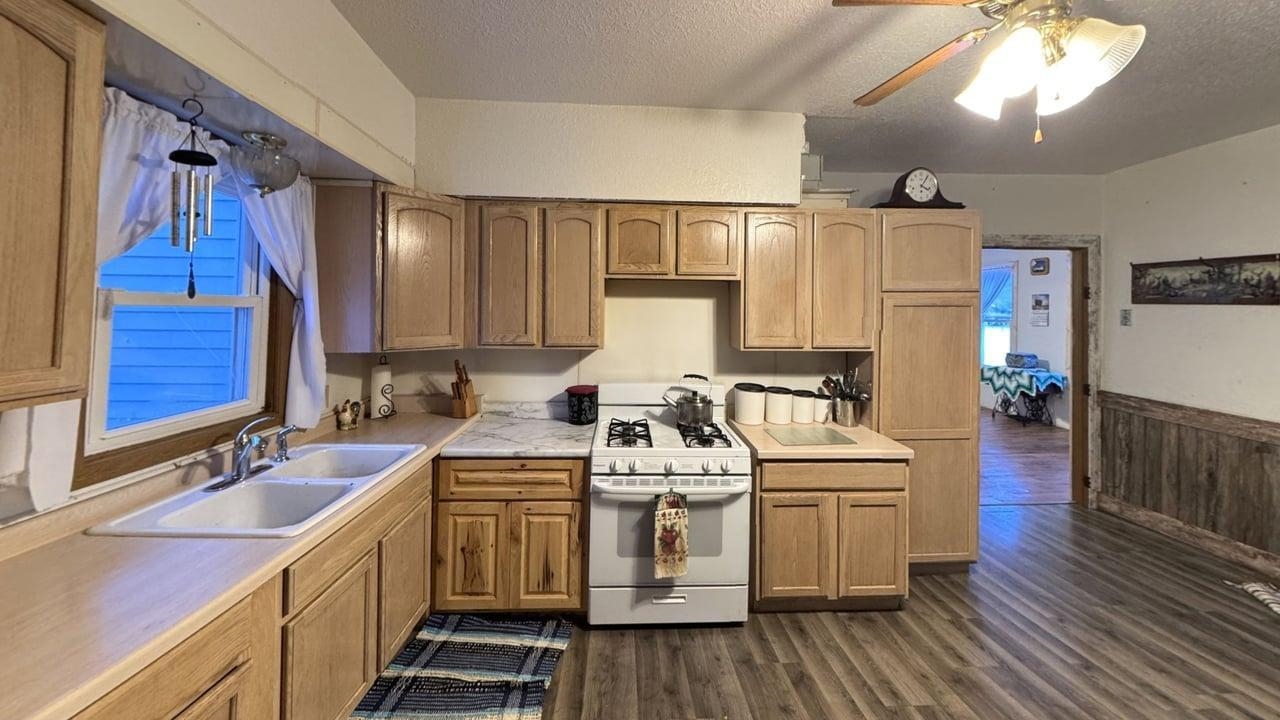 2851 TRESTIK ROAD, Junction City, Wisconsin 54443, 6 Bedrooms Bedrooms, ,2 BathroomsBathrooms,Residential,For Sale,2851 TRESTIK ROAD,22505766