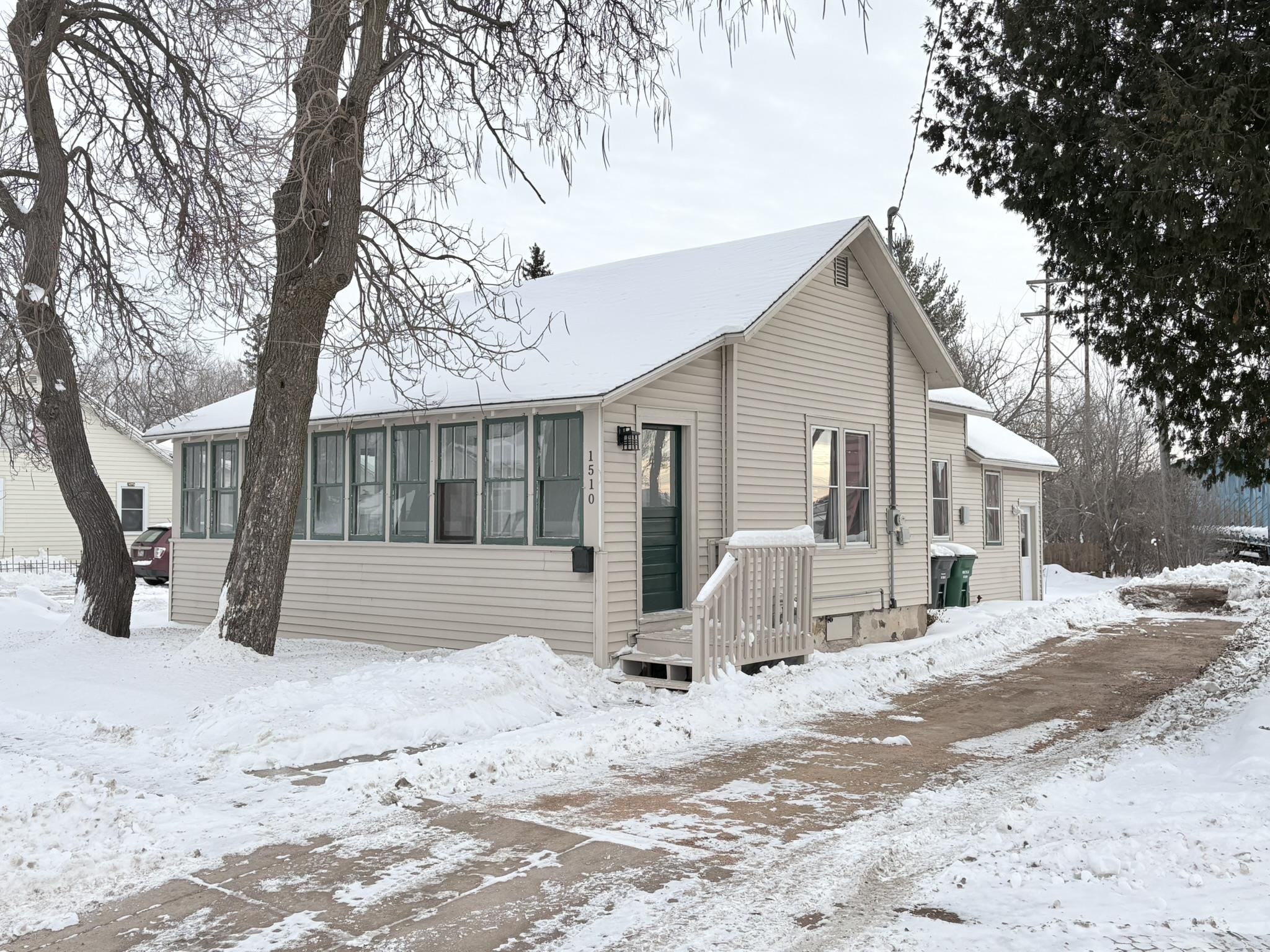 1510 1ST STREET NORTH, Wisconsin Rapids, Wisconsin 54494, 3 Bedrooms Bedrooms, ,1 BathroomBathrooms,Residential,For Sale,1510 1ST STREET NORTH,22505767