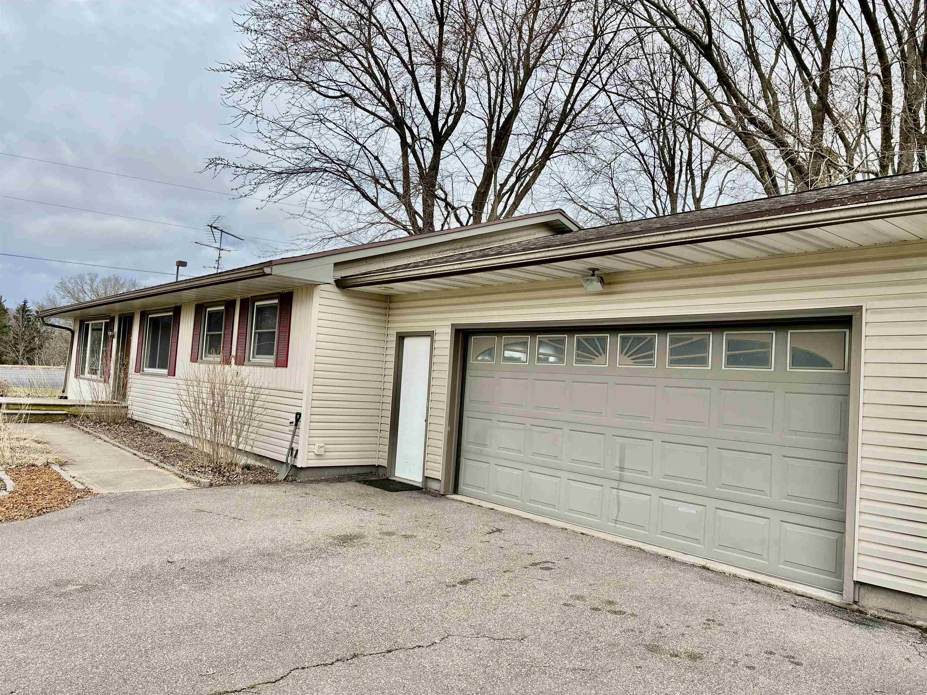 216 AYERS STREET, Neillsville, Wisconsin 54456, 3 Bedrooms Bedrooms, ,1 BathroomBathrooms,Residential,For Sale,216 AYERS STREET,22505771