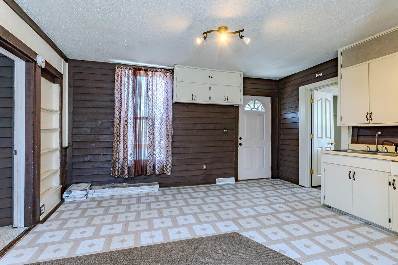 1706 E 1ST STREET, Merrill, Wisconsin 54452, 3 Bedrooms Bedrooms, ,2 BathroomsBathrooms,Residential,For Sale,1706 E 1ST STREET,22505782