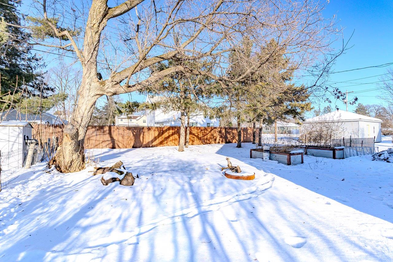 1706 E 1ST STREET, Merrill, Wisconsin 54452, 3 Bedrooms Bedrooms, ,2 BathroomsBathrooms,Residential,For Sale,1706 E 1ST STREET,22505782