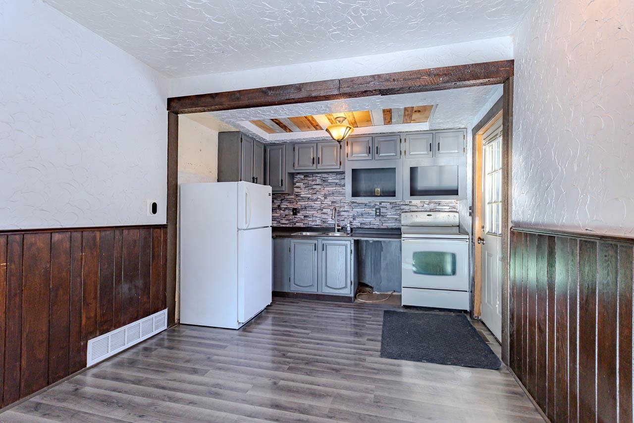 1706 E 1ST STREET, Merrill, Wisconsin 54452, 3 Bedrooms Bedrooms, ,2 BathroomsBathrooms,Residential,For Sale,1706 E 1ST STREET,22505782