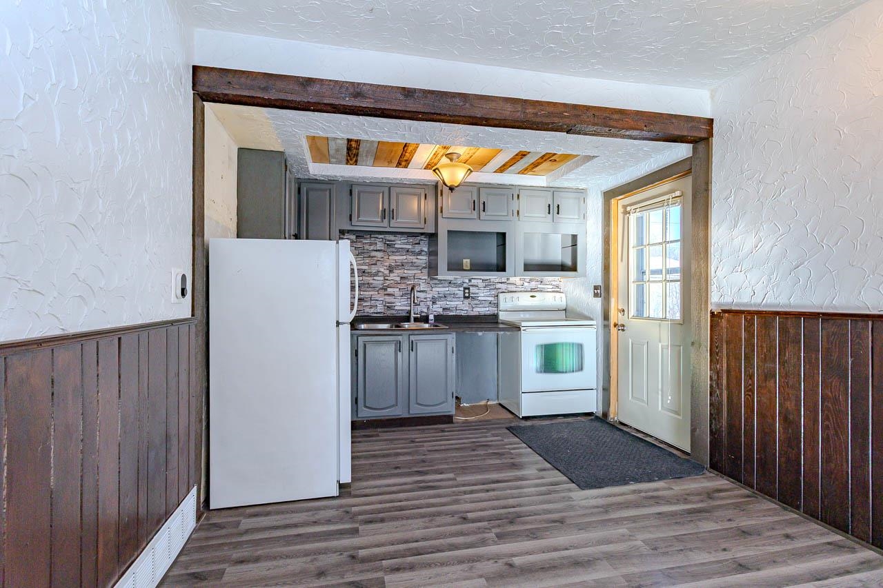 1706 E 1ST STREET, Merrill, Wisconsin 54452, 3 Bedrooms Bedrooms, ,2 BathroomsBathrooms,Residential,For Sale,1706 E 1ST STREET,22505782