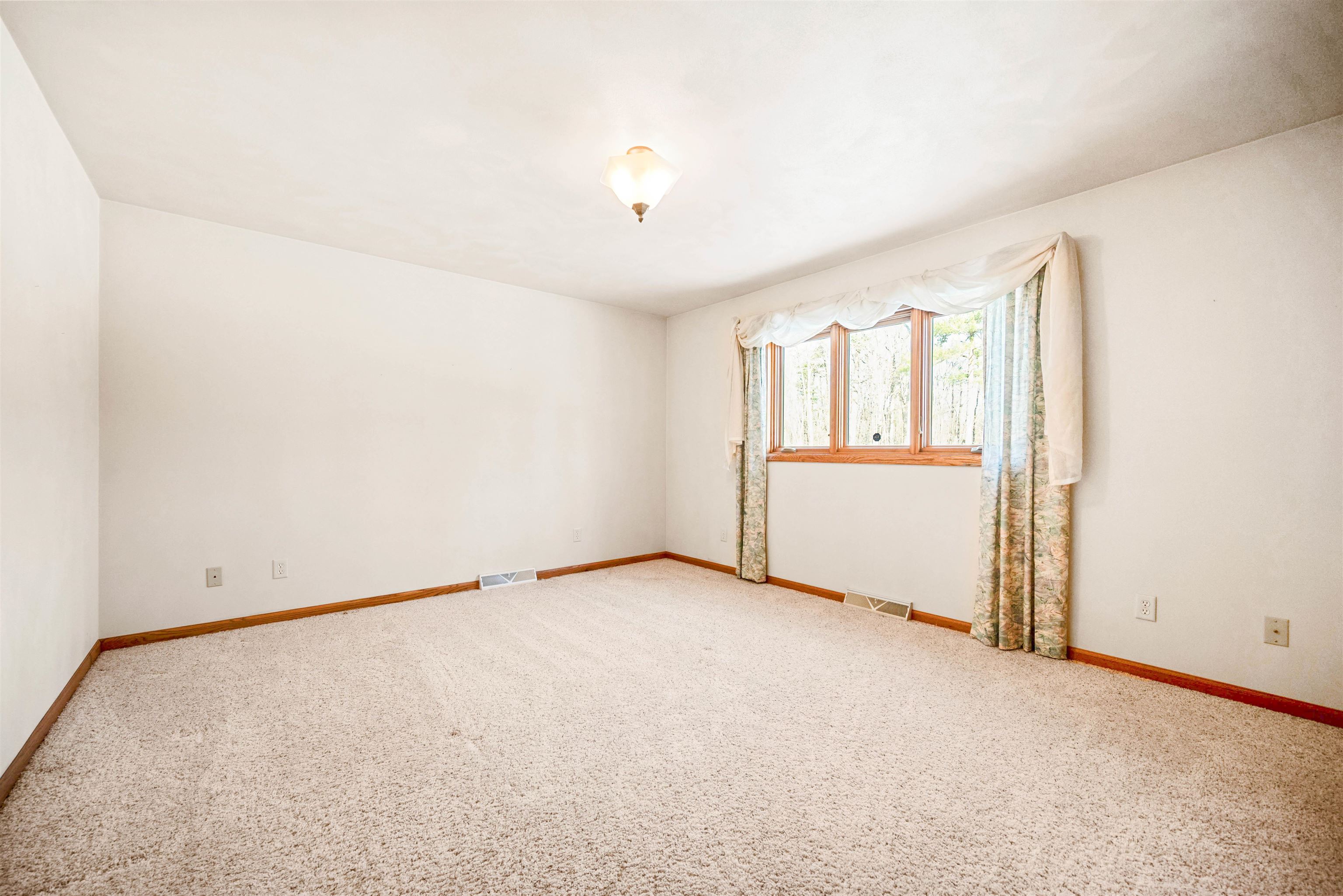 3745 OAK MORAINE COURT, Stevens Point, Wisconsin 54482, 3 Bedrooms Bedrooms, ,3 BathroomsBathrooms,Residential,For Sale,3745 OAK MORAINE COURT,22505789