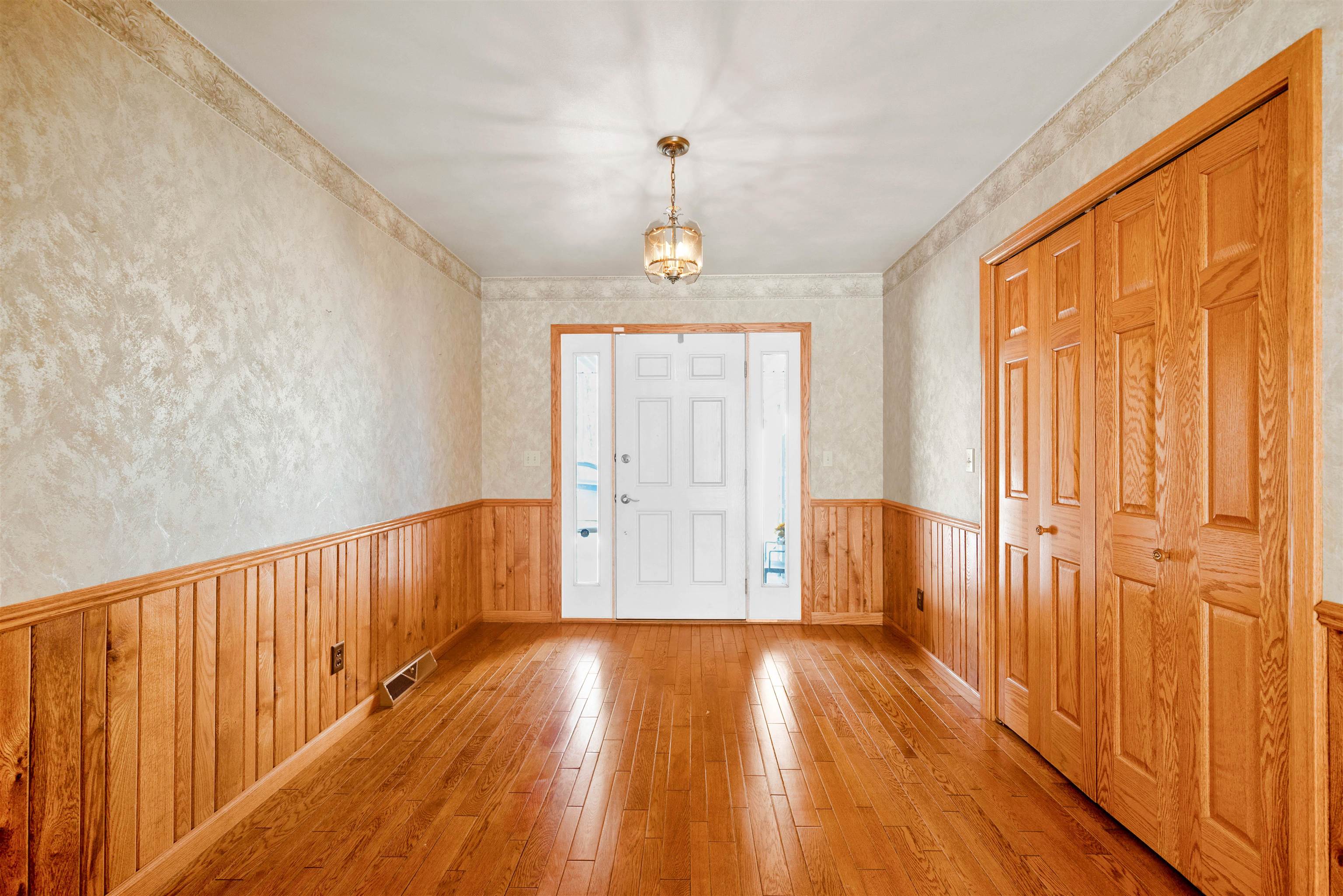 3745 OAK MORAINE COURT, Stevens Point, Wisconsin 54482, 3 Bedrooms Bedrooms, ,3 BathroomsBathrooms,Residential,For Sale,3745 OAK MORAINE COURT,22505789