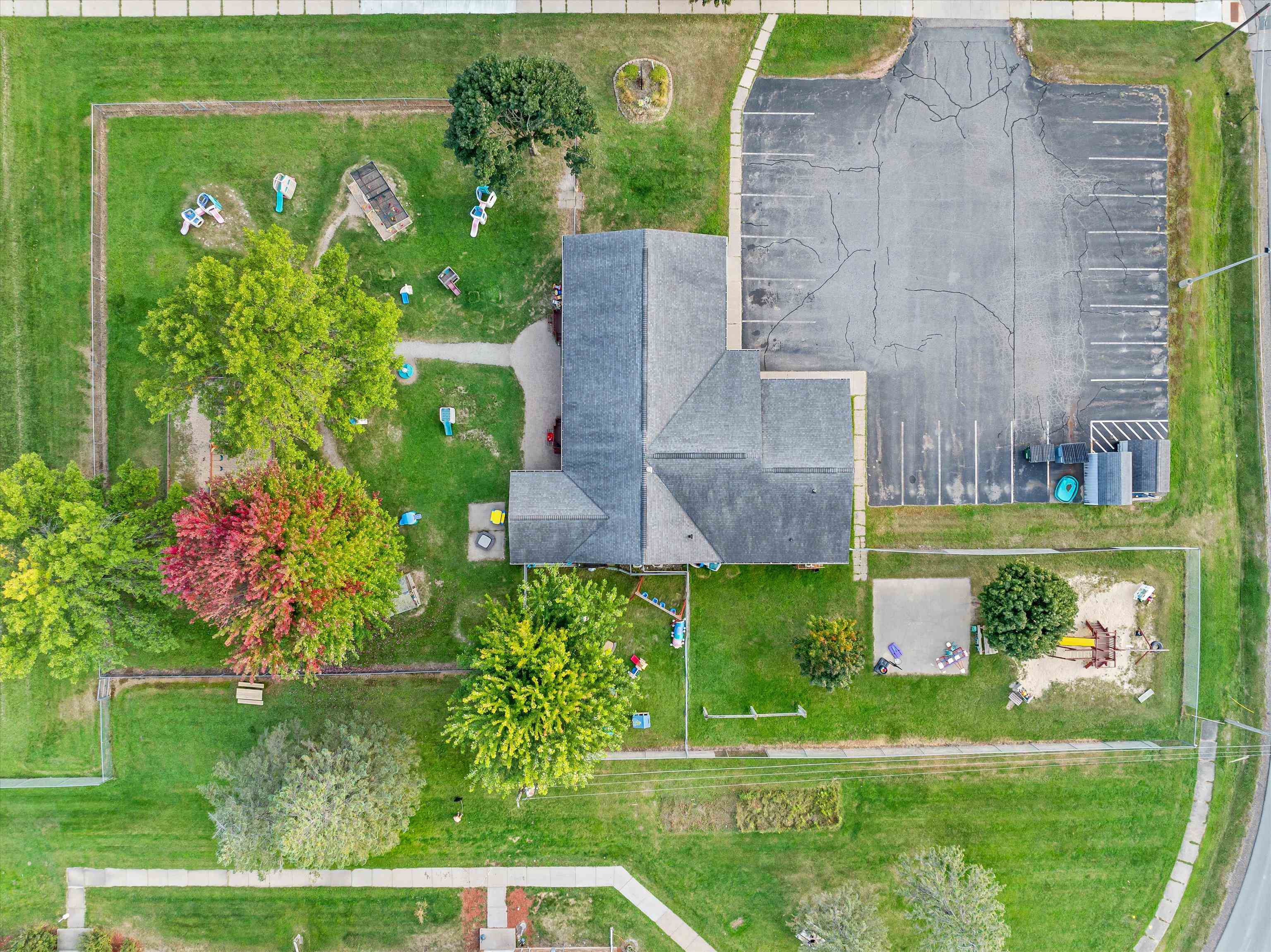 1017 W LAUREL STREET, Marshfield, Wisconsin 54449, ,Commercial/industrial,For Sale,1017 W LAUREL STREET,22505793