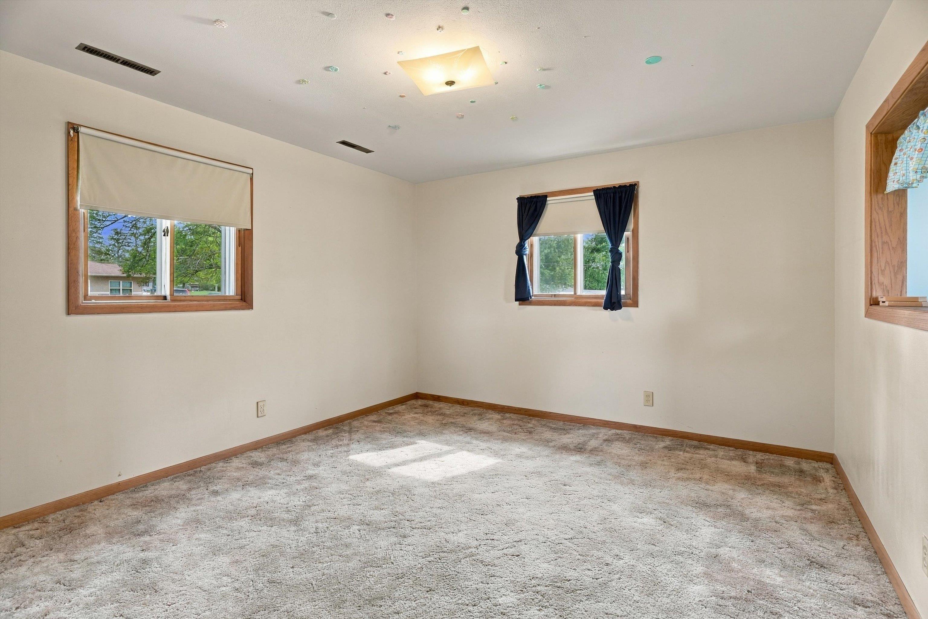 1017 W LAUREL STREET, Marshfield, Wisconsin 54449, ,Commercial/industrial,For Sale,1017 W LAUREL STREET,22505793