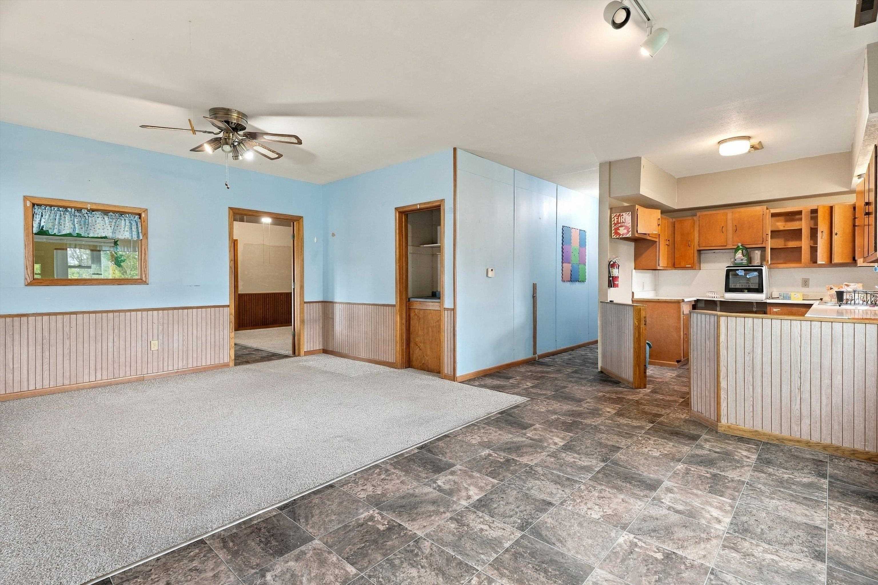 1017 W LAUREL STREET, Marshfield, Wisconsin 54449, ,Commercial/industrial,For Sale,1017 W LAUREL STREET,22505793