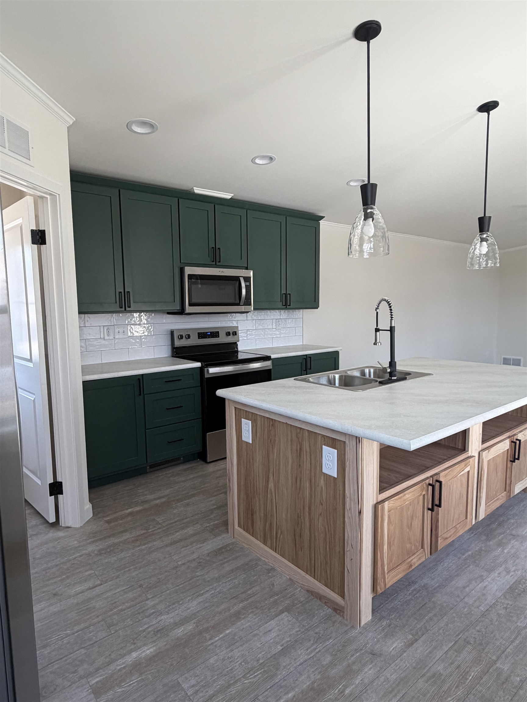 7740 S PARK ROAD, Wisconsin Rapids, Wisconsin 54494, 2 Bedrooms Bedrooms, ,2 BathroomsBathrooms,Residential,For Sale,7740 S PARK ROAD,22505806