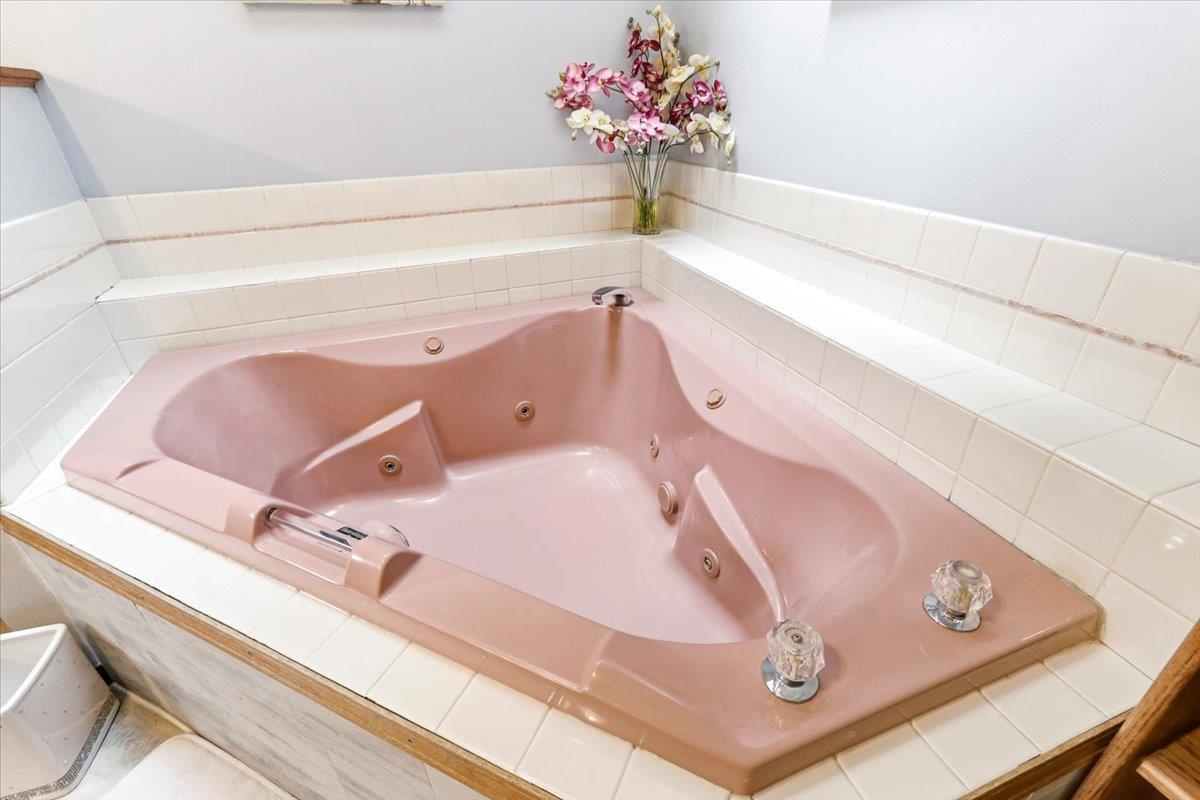 3630 NORTH VALLEY DRIVE, Wisconsin Rapids, Wisconsin 54494, 4 Bedrooms Bedrooms, ,3 BathroomsBathrooms,Residential,For Sale,3630 NORTH VALLEY DRIVE,22505807