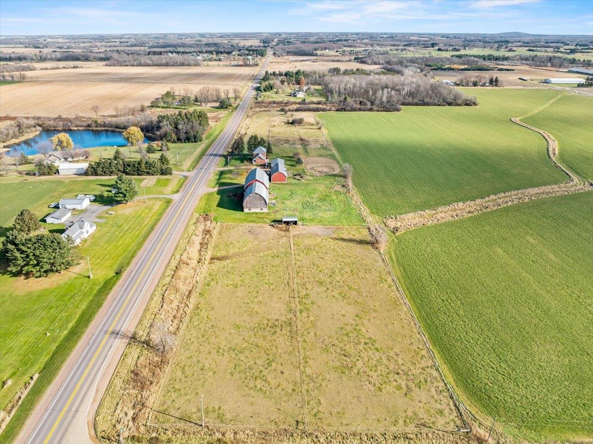 10671 STATE HIGHWAY 10, Marshfield, Wisconsin 54449, 4 Bedrooms Bedrooms, ,1 BathroomBathrooms,Residential,For Sale,10671 STATE HIGHWAY 10,22505835