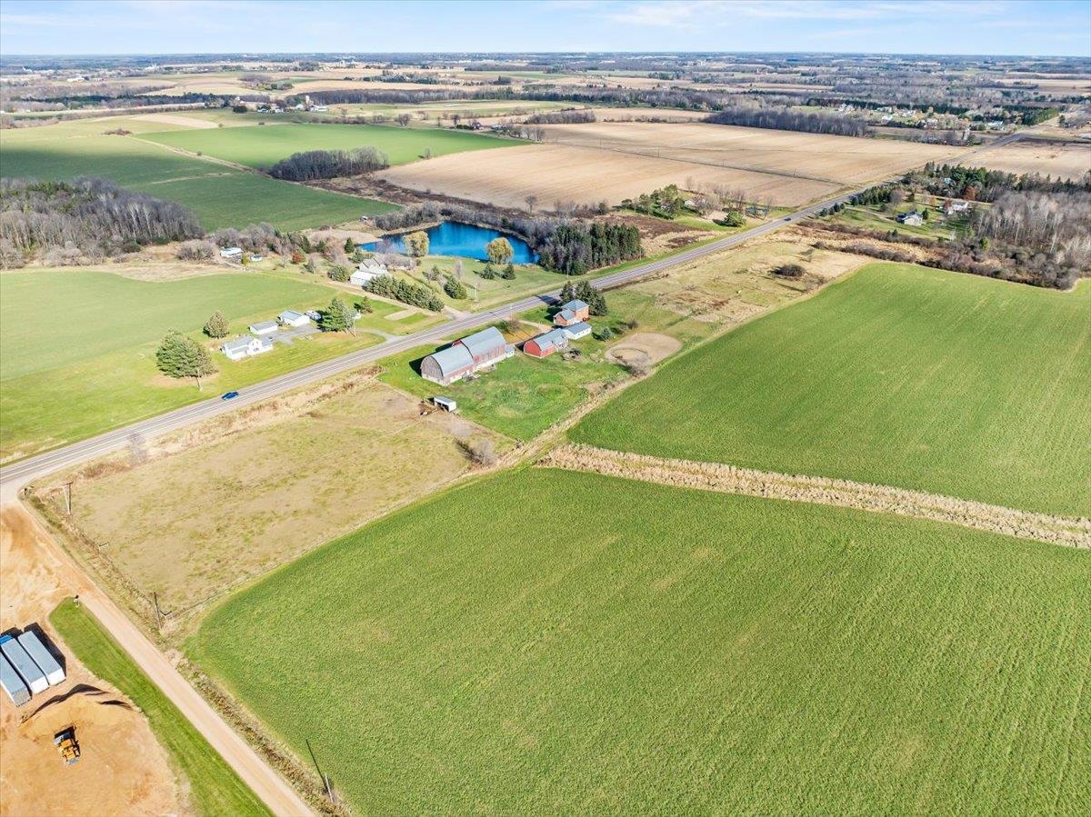 10671 STATE HIGHWAY 10, Marshfield, Wisconsin 54449, 4 Bedrooms Bedrooms, ,1 BathroomBathrooms,Residential,For Sale,10671 STATE HIGHWAY 10,22505835