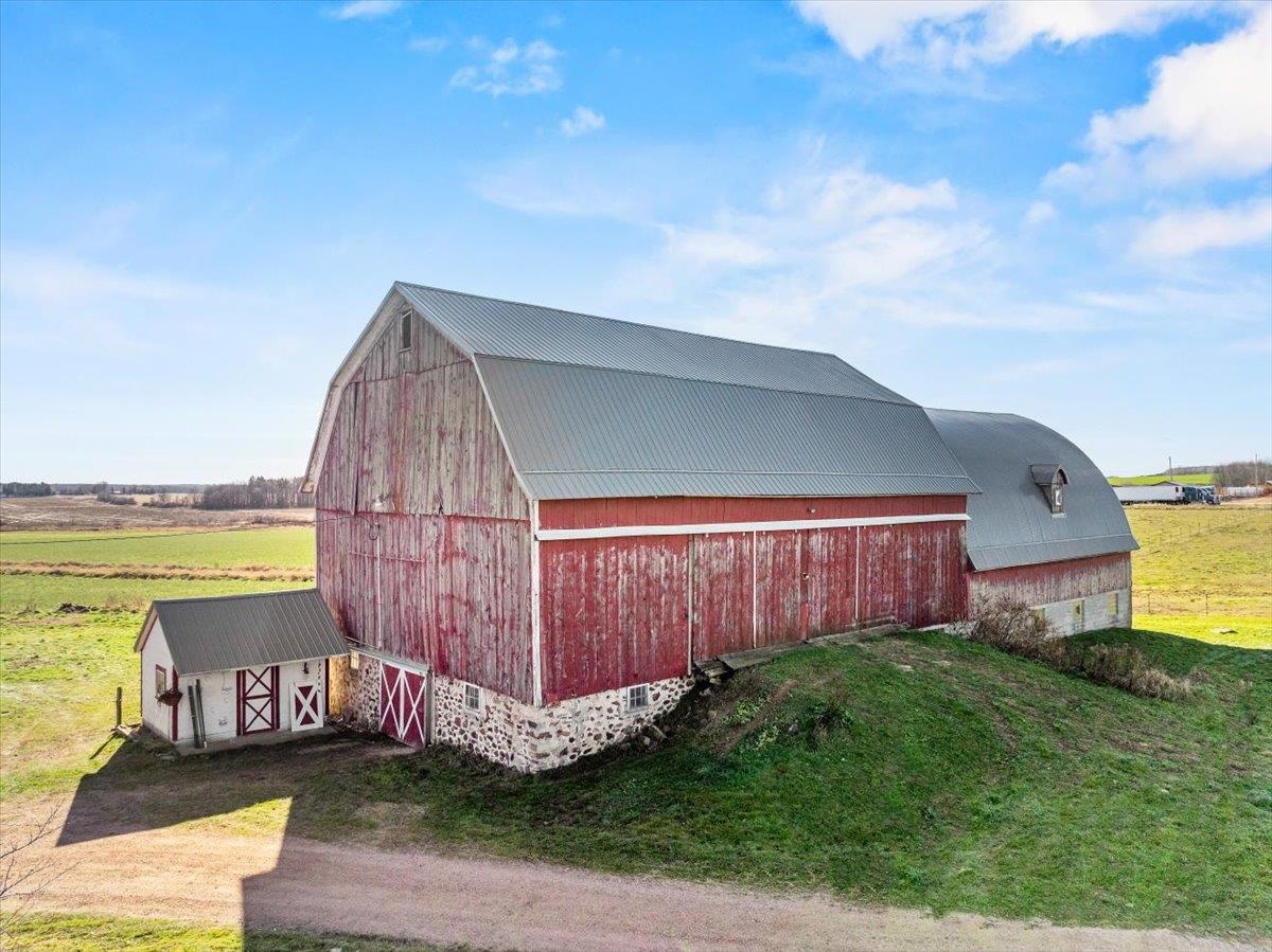 10671 STATE HIGHWAY 10, Marshfield, Wisconsin 54449, 4 Bedrooms Bedrooms, ,1 BathroomBathrooms,Residential,For Sale,10671 STATE HIGHWAY 10,22505835