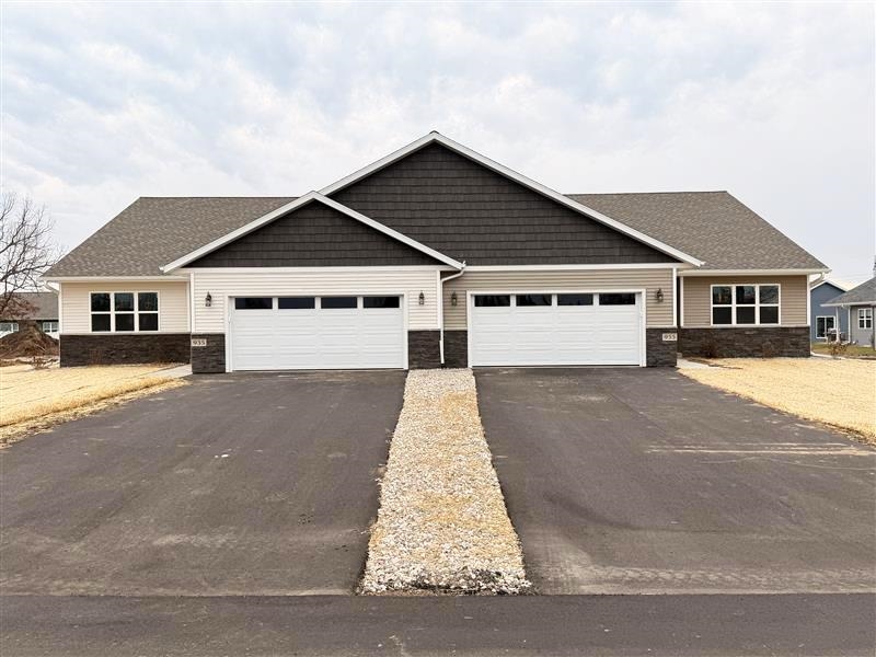 935 MORNING STAR LANE, Plover, Wisconsin 54467, 3 Bedrooms Bedrooms, ,2 BathroomsBathrooms,Residential,For Sale,935 MORNING STAR LANE,22505866