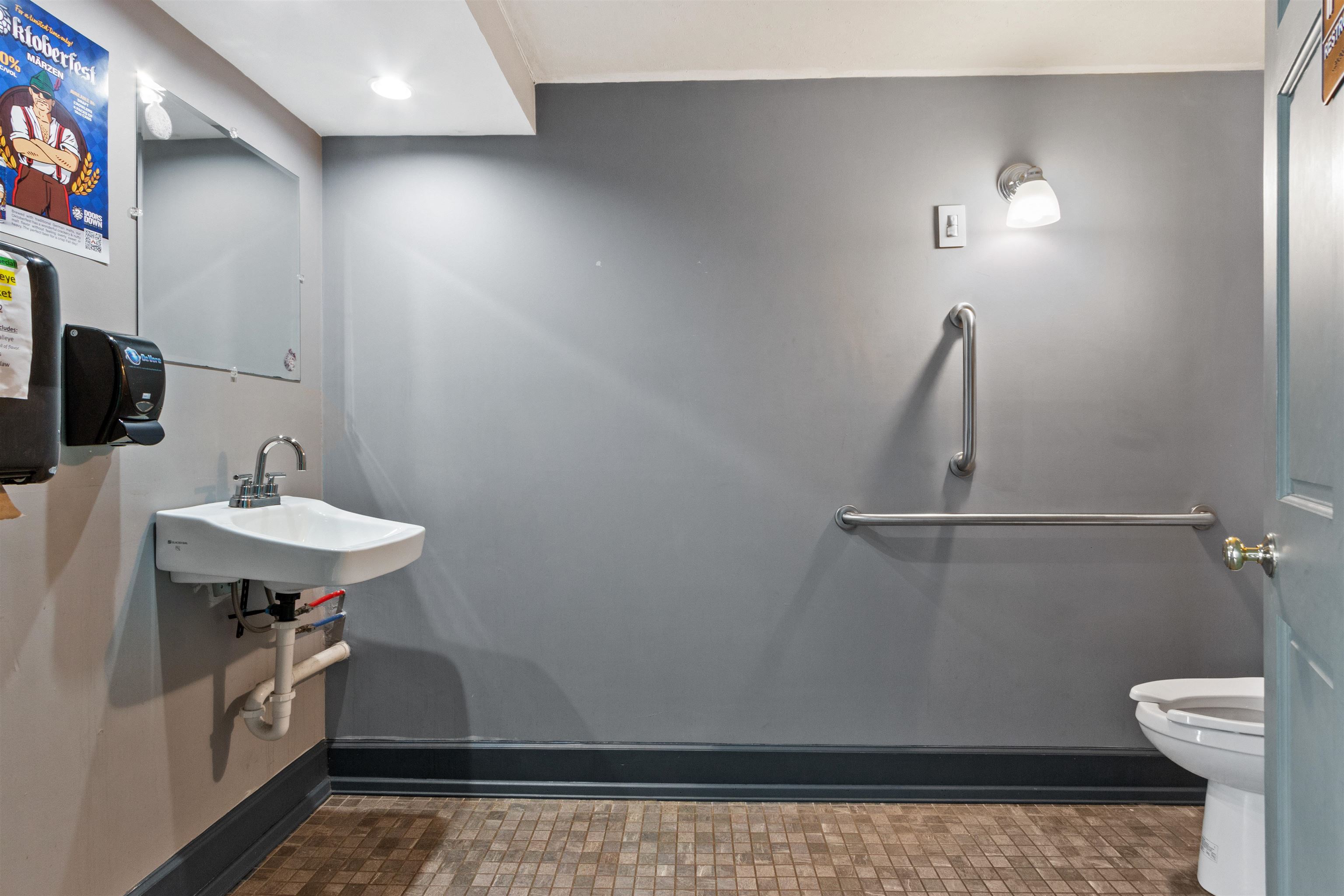 140 E GRAND AVENUE, Wisconsin Rapids, Wisconsin 54494, ,Commercial/industrial,For Sale,140 E GRAND AVENUE,22600029