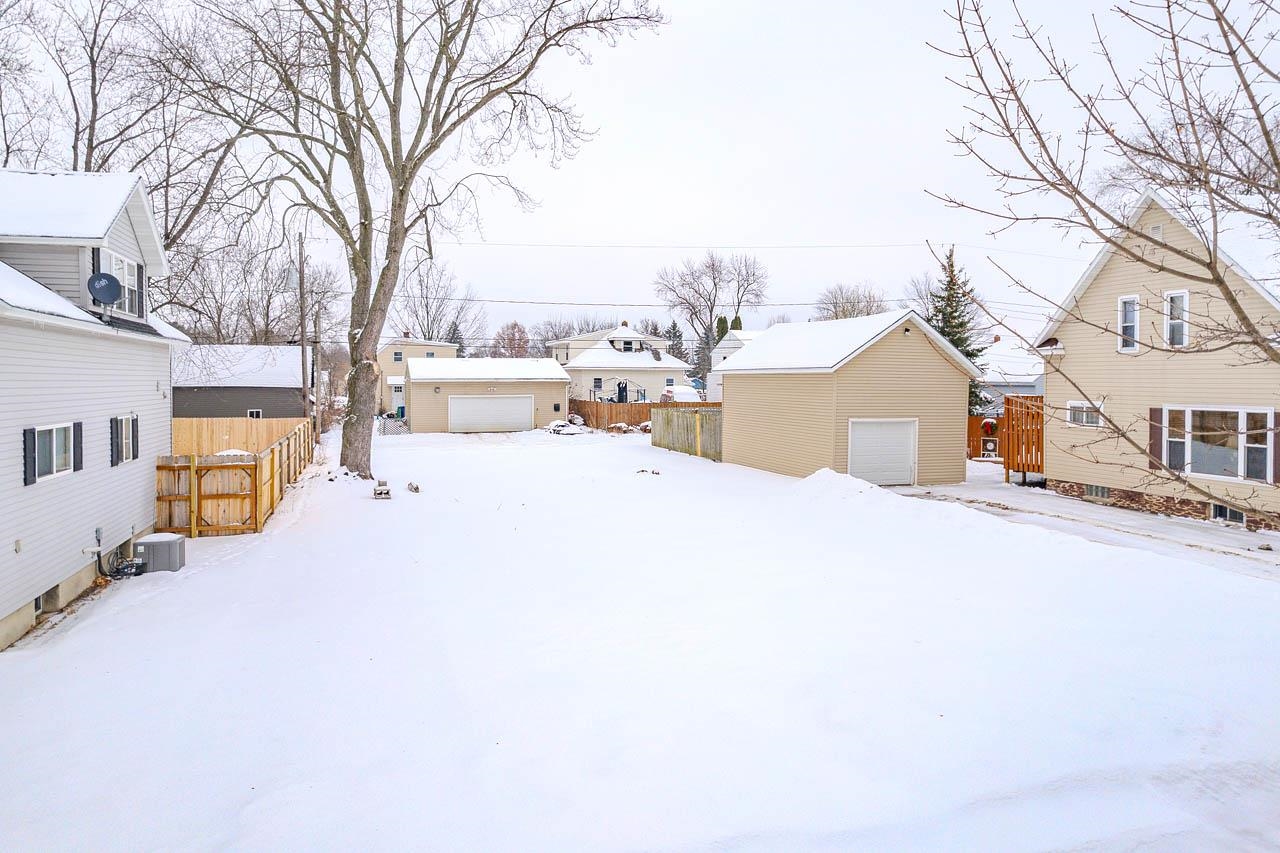 1017 S 11TH AVENUE, Wausau, Wisconsin 54401, ,Land,For Sale,1017 S 11TH AVENUE,22600039