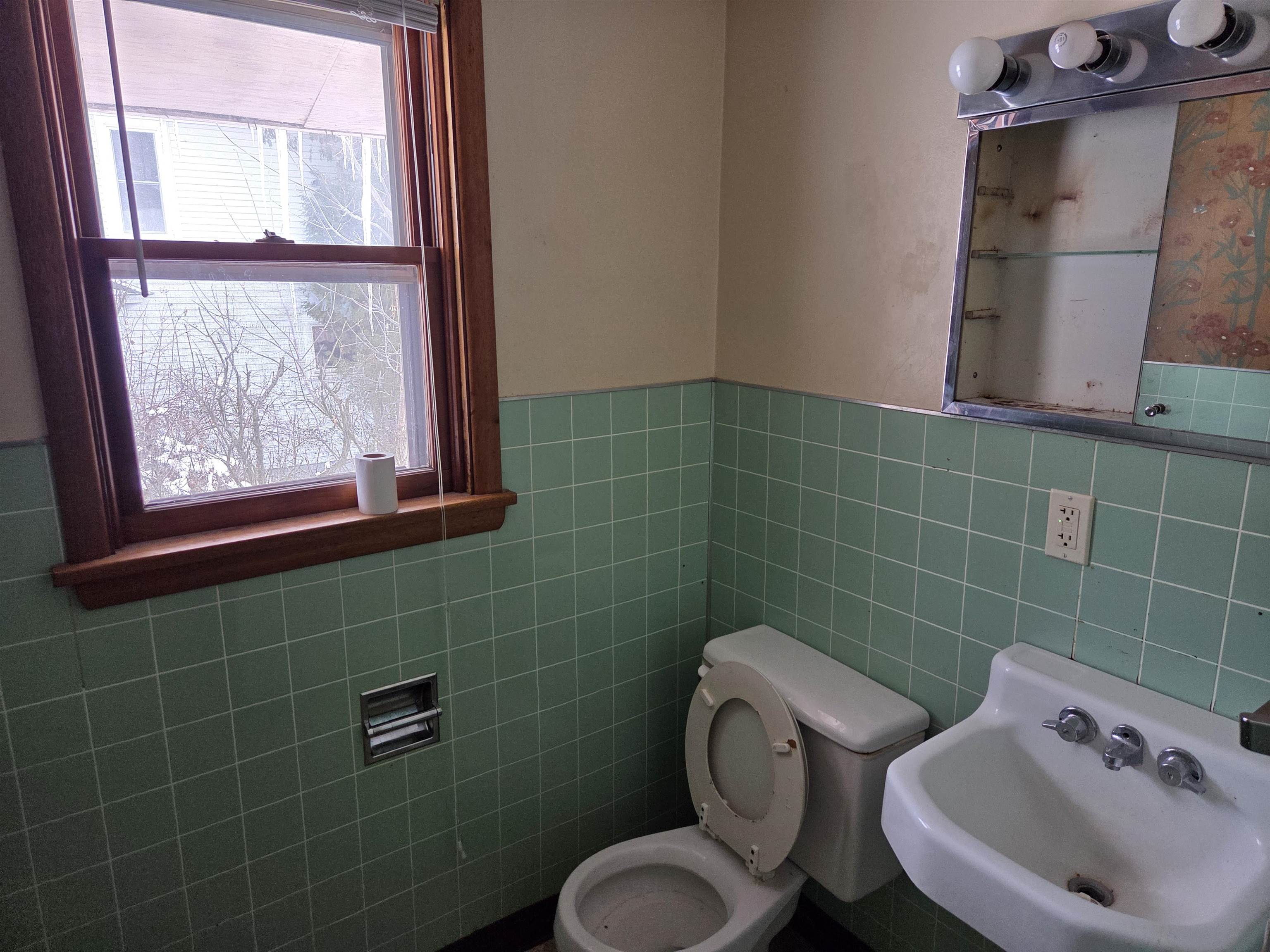 922 WASHINGTON STREET, Wausau, Wisconsin 54403, 1 Bedroom Bedrooms, ,1 BathroomBathrooms,Multi-family,For Sale,922 WASHINGTON STREET,22600047