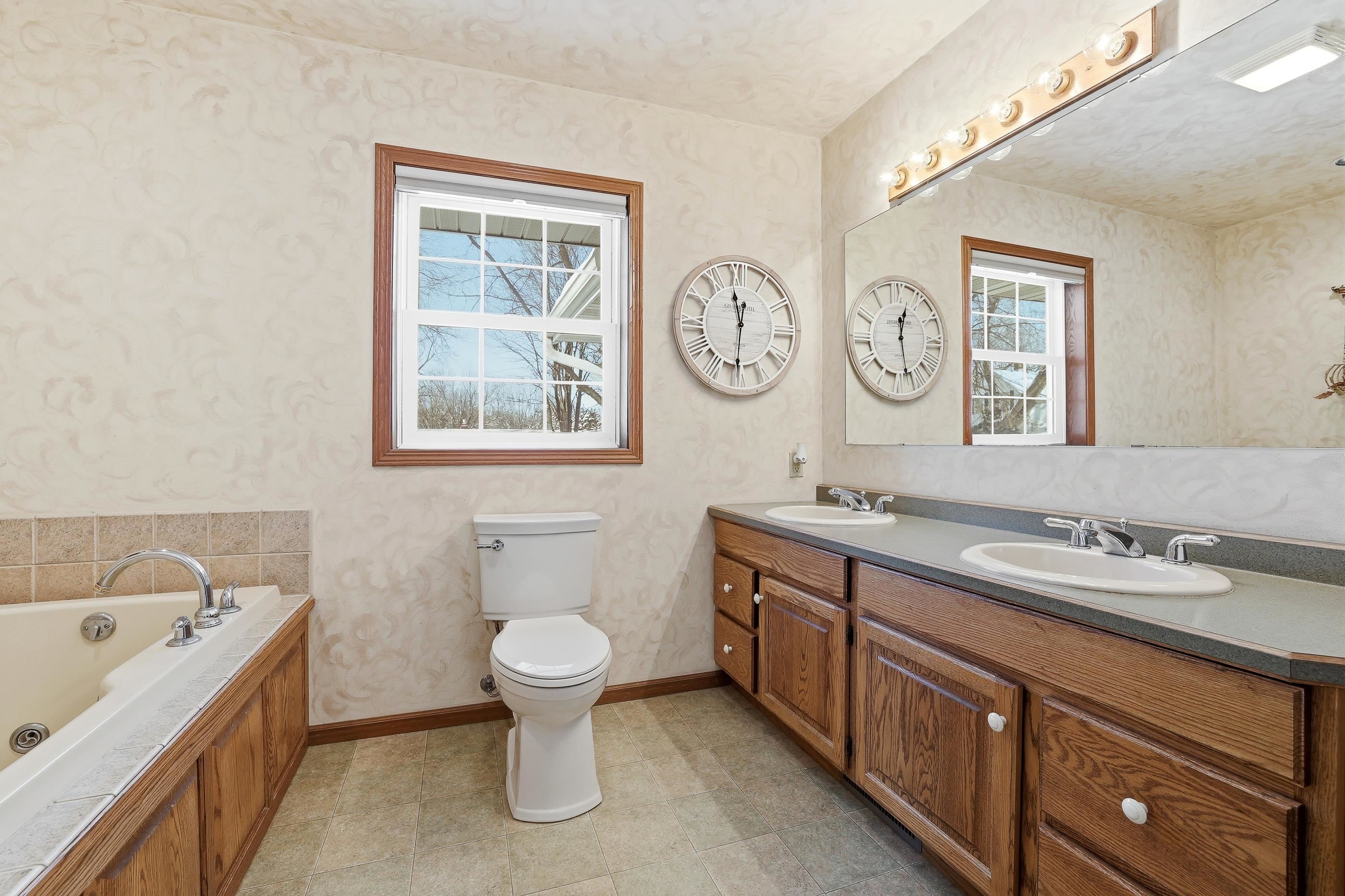 1610 E CLEVELAND STREET, Marshfield, Wisconsin 54449, 4 Bedrooms Bedrooms, ,3 BathroomsBathrooms,Residential,For Sale,1610 E CLEVELAND STREET,22600062