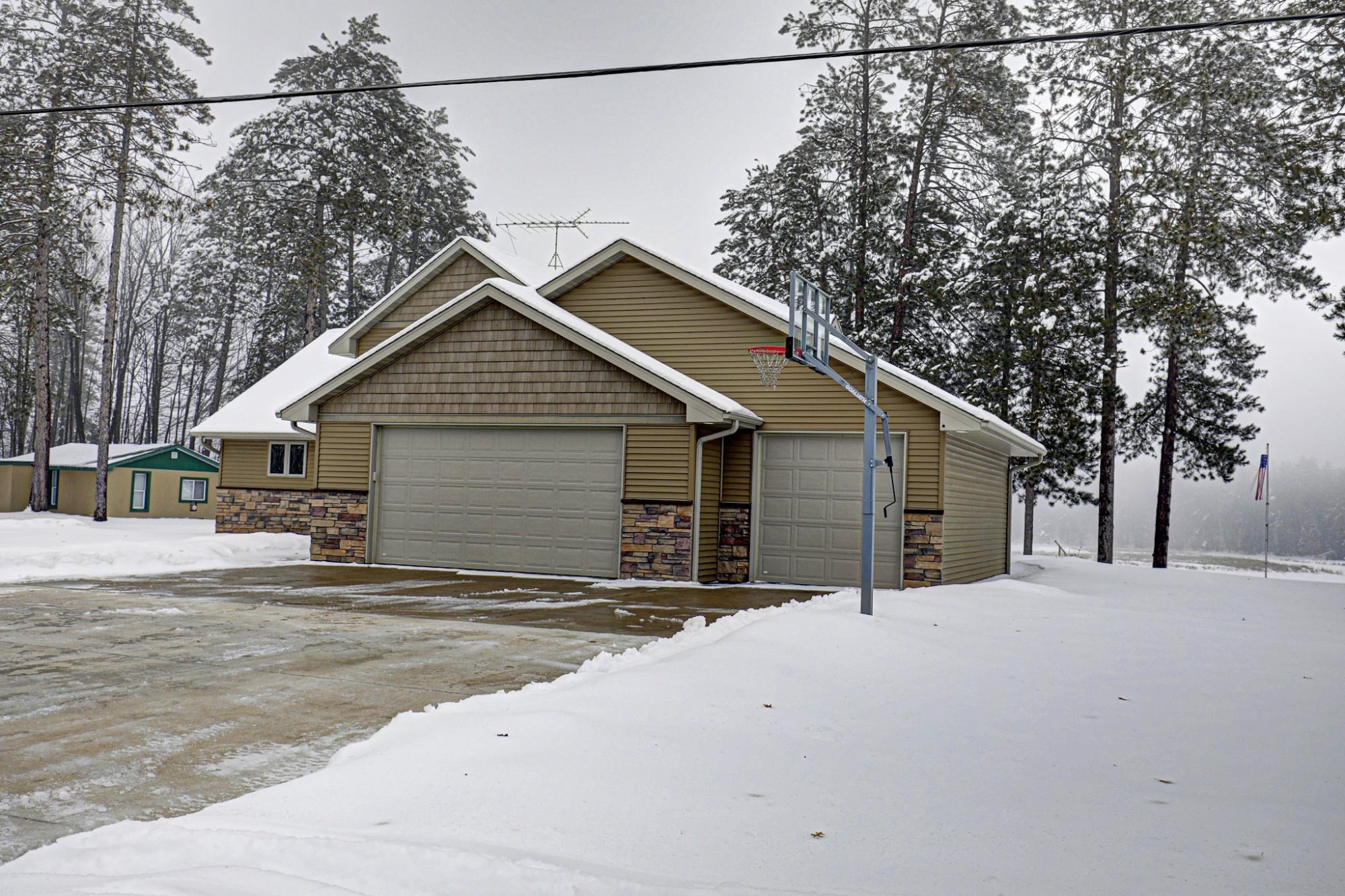 2244 RIVER ROAD, Tomahawk, Wisconsin 54487, 3 Bedrooms Bedrooms, ,3 BathroomsBathrooms,Residential,For Sale,2244 RIVER ROAD,22600092