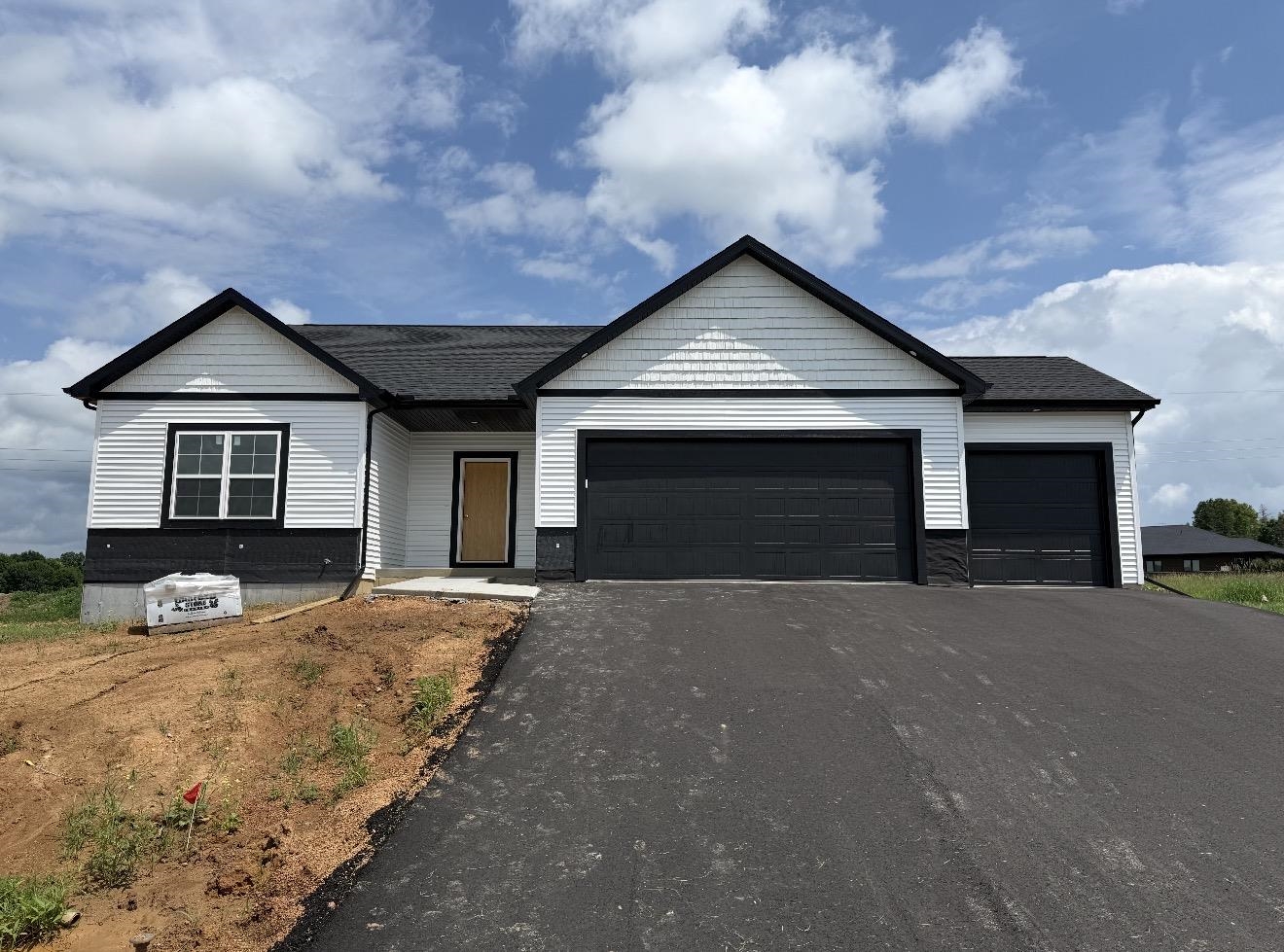 118121 BETTY DRIVE, Stratford, Wisconsin 54484, 3 Bedrooms Bedrooms, ,2 BathroomsBathrooms,Residential,For Sale,118121 BETTY DRIVE,22600096