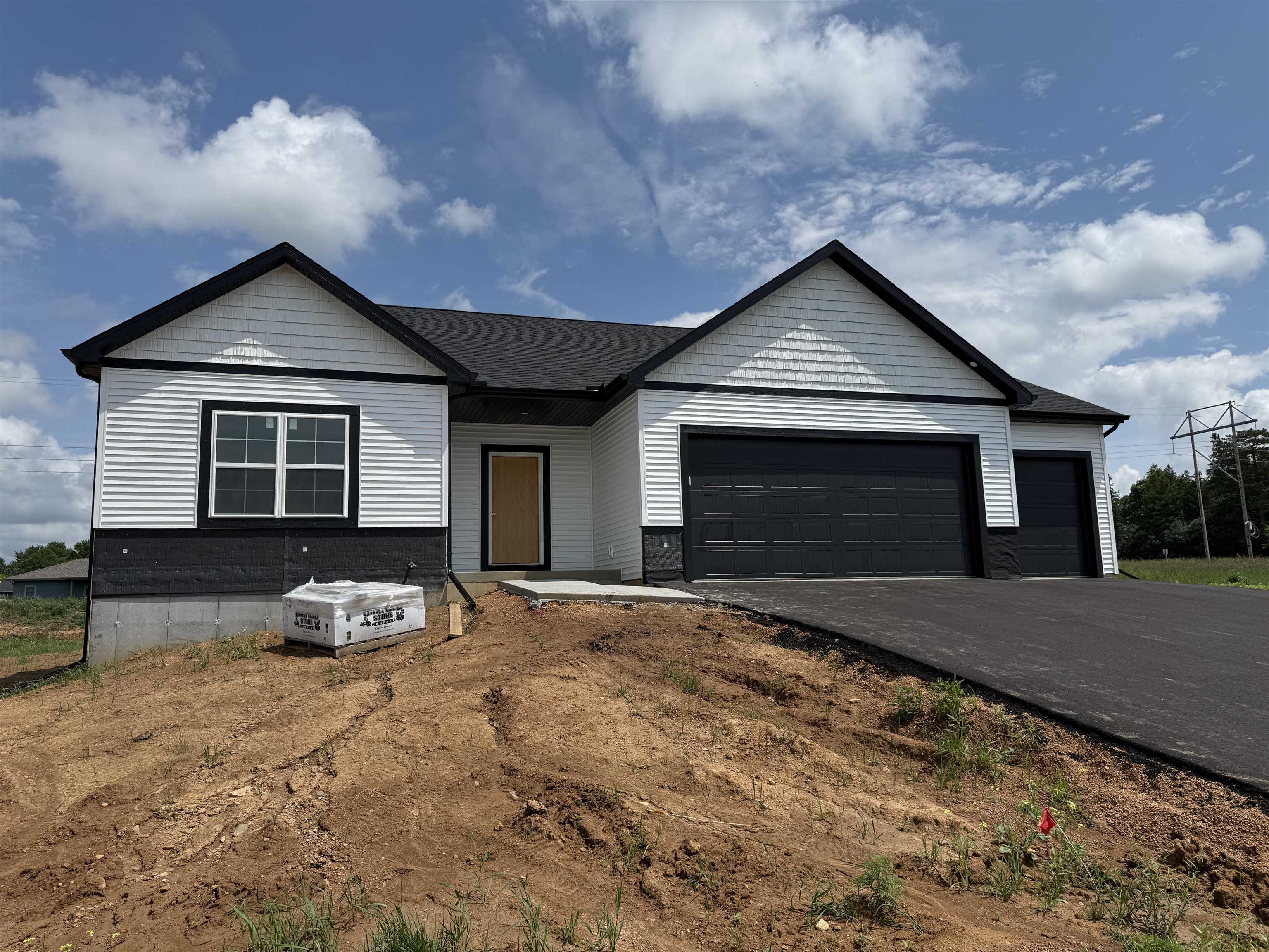 118121 BETTY DRIVE, Stratford, Wisconsin 54484, 3 Bedrooms Bedrooms, ,2 BathroomsBathrooms,Residential,For Sale,118121 BETTY DRIVE,22600096