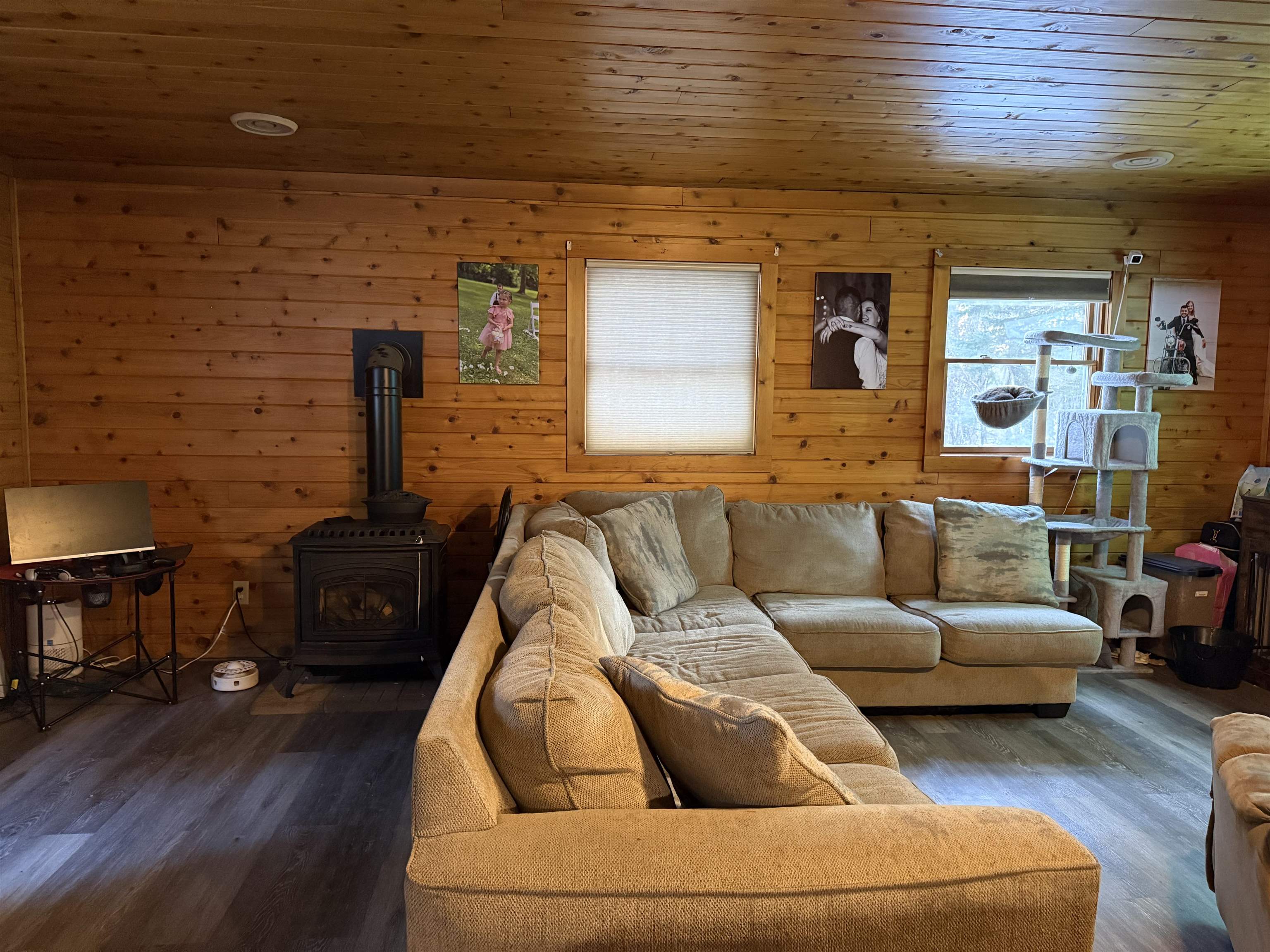 607 W WHISPERING CIRCLE, Redgranite, Wisconsin 54970, 3 Bedrooms Bedrooms, ,1 BathroomBathrooms,Residential,For Sale,607 W WHISPERING CIRCLE,22600115