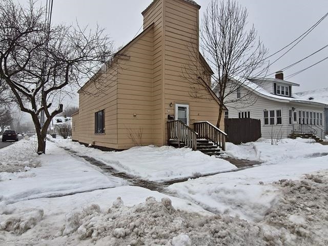 500 W 5TH STREET, Marshfield, Wisconsin 54449, 2 Bedrooms Bedrooms, 4 Rooms Rooms,1 BathroomBathrooms,Multi-family,For Sale,500 W 5TH STREET,22600119