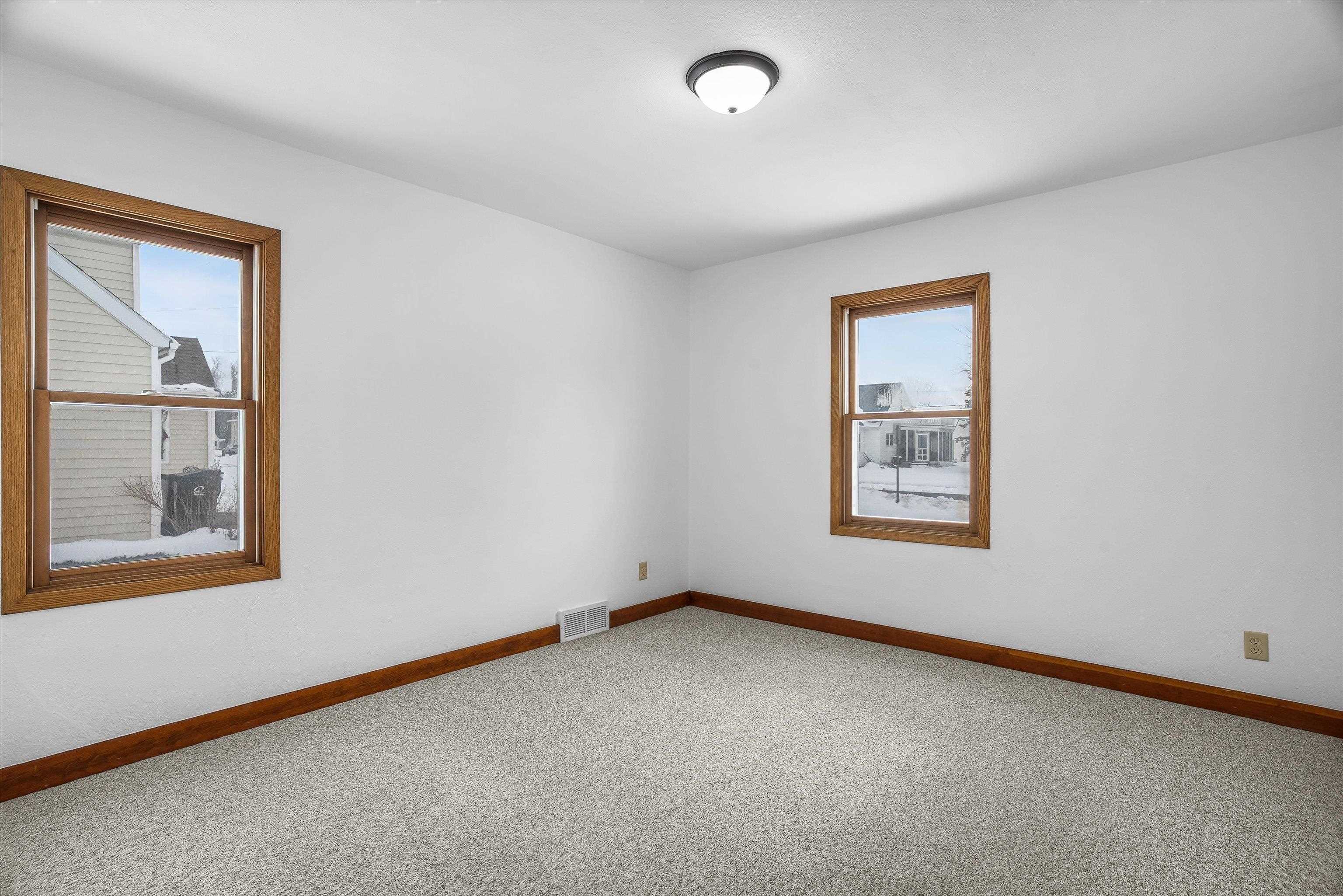 604 S APPLE AVENUE, Marshfield, Wisconsin 54449, 3 Bedrooms Bedrooms, ,1 BathroomBathrooms,Residential,For Sale,604 S APPLE AVENUE,22600129