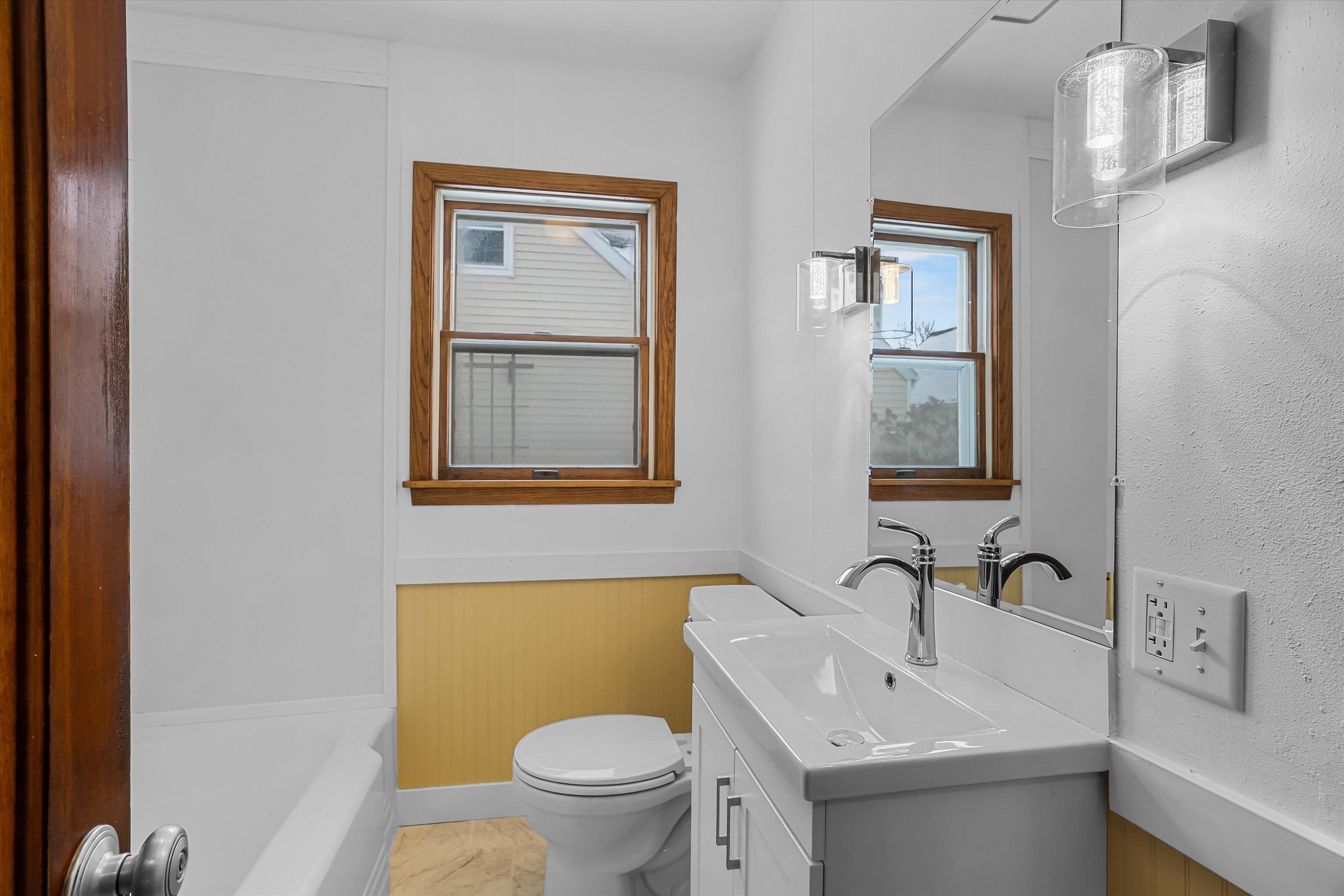 604 S APPLE AVENUE, Marshfield, Wisconsin 54449, 3 Bedrooms Bedrooms, ,1 BathroomBathrooms,Residential,For Sale,604 S APPLE AVENUE,22600129