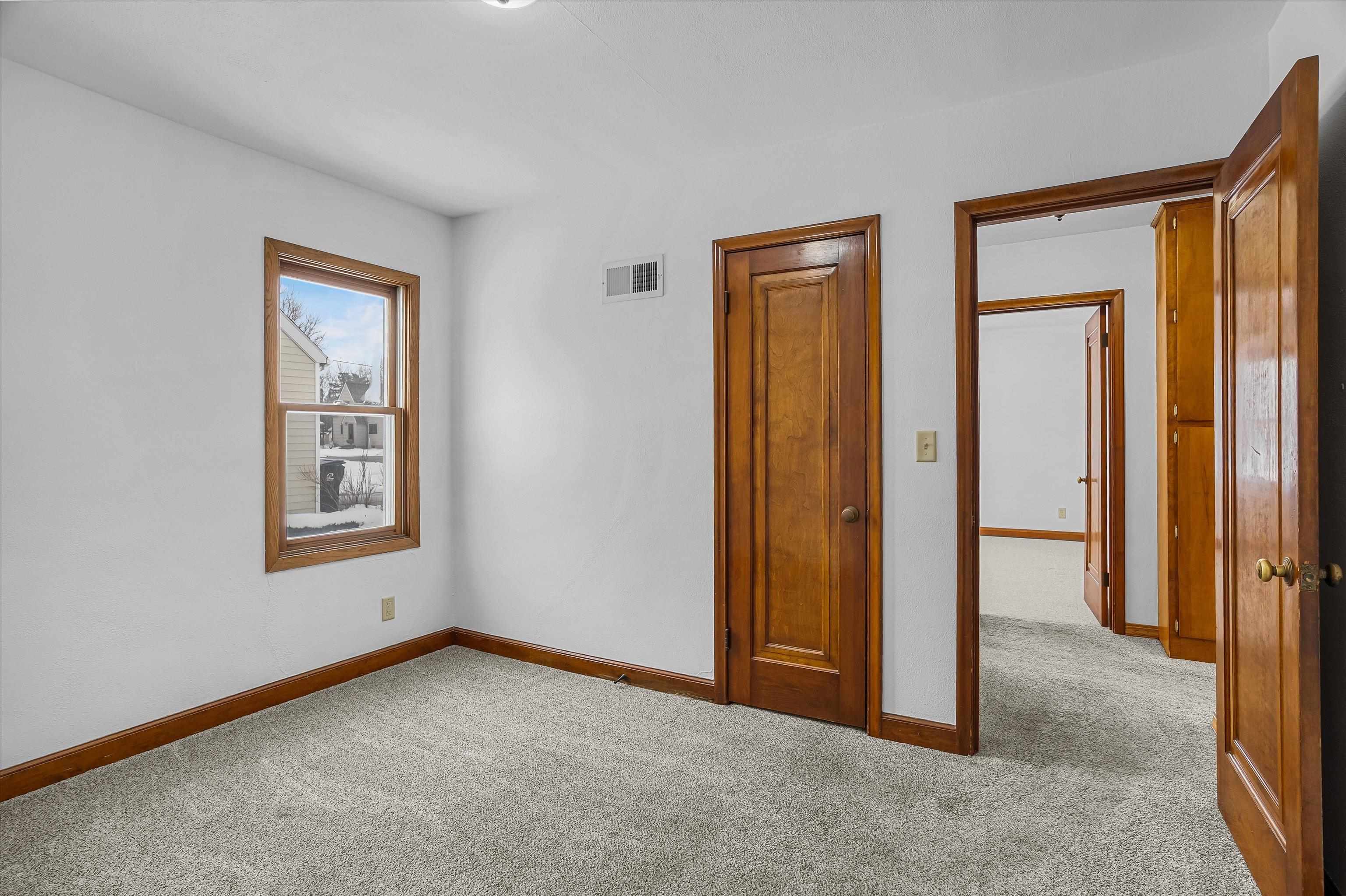 604 S APPLE AVENUE, Marshfield, Wisconsin 54449, 3 Bedrooms Bedrooms, ,1 BathroomBathrooms,Residential,For Sale,604 S APPLE AVENUE,22600129