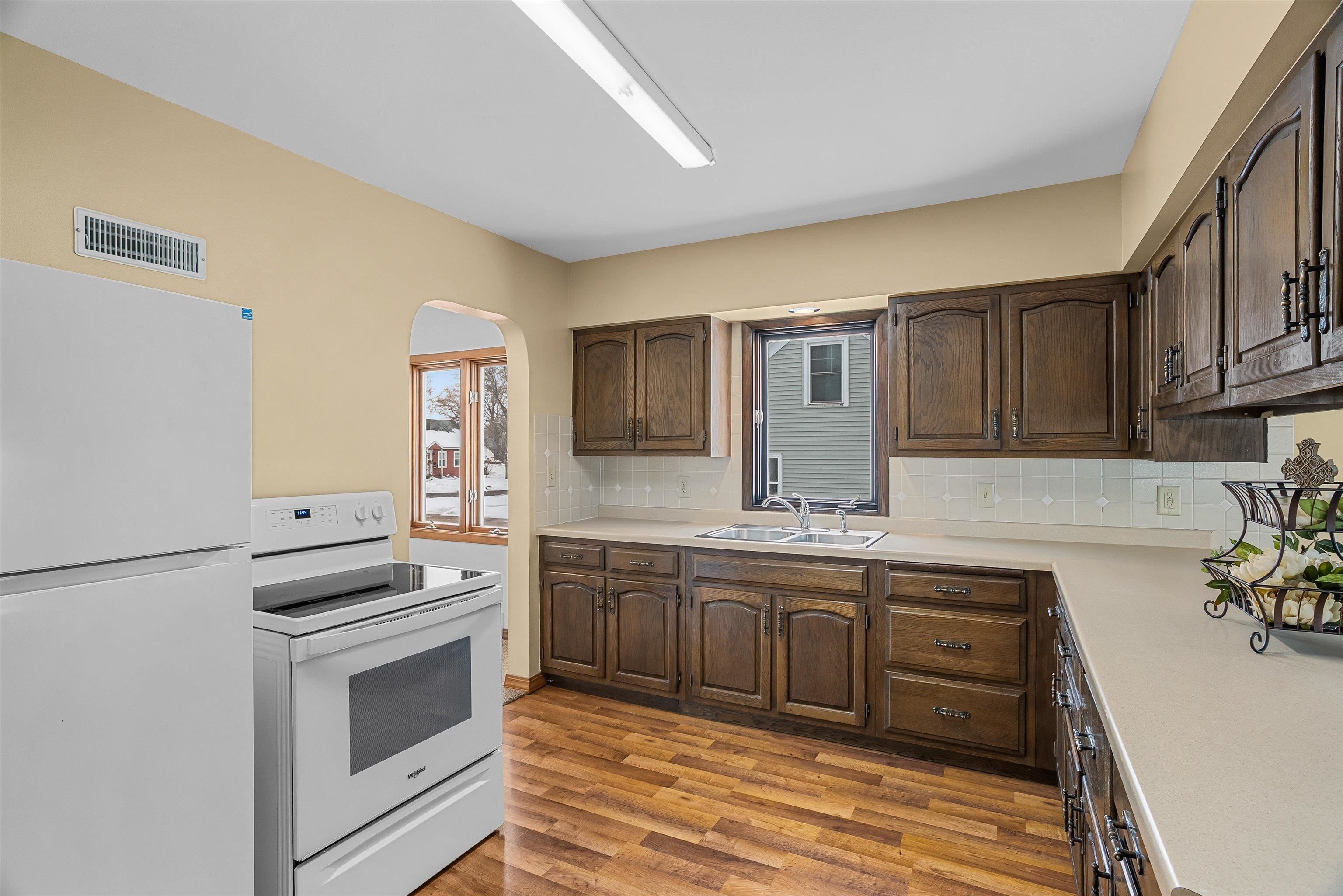 604 S APPLE AVENUE, Marshfield, Wisconsin 54449, 3 Bedrooms Bedrooms, ,1 BathroomBathrooms,Residential,For Sale,604 S APPLE AVENUE,22600129