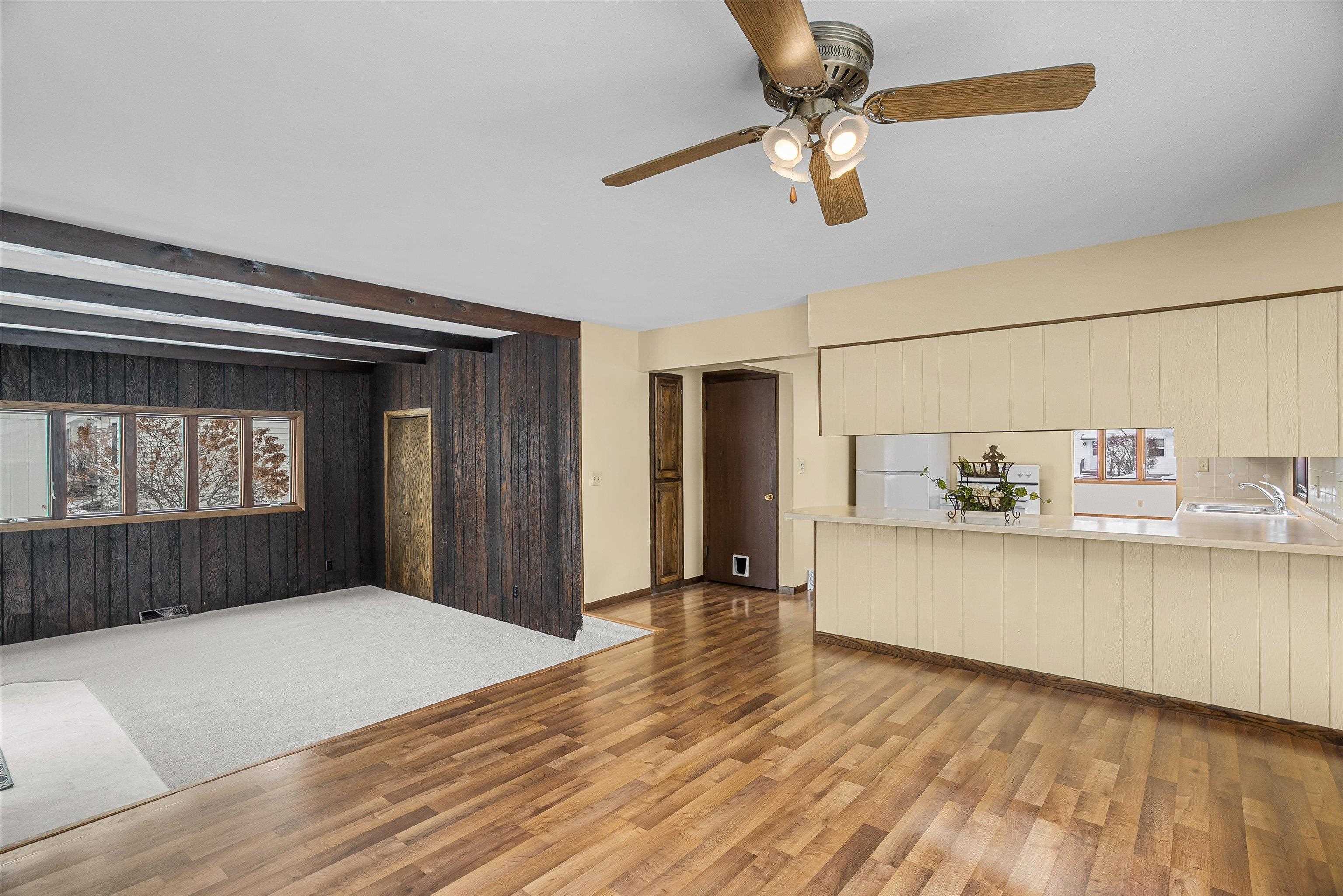 604 S APPLE AVENUE, Marshfield, Wisconsin 54449, 3 Bedrooms Bedrooms, ,1 BathroomBathrooms,Residential,For Sale,604 S APPLE AVENUE,22600129