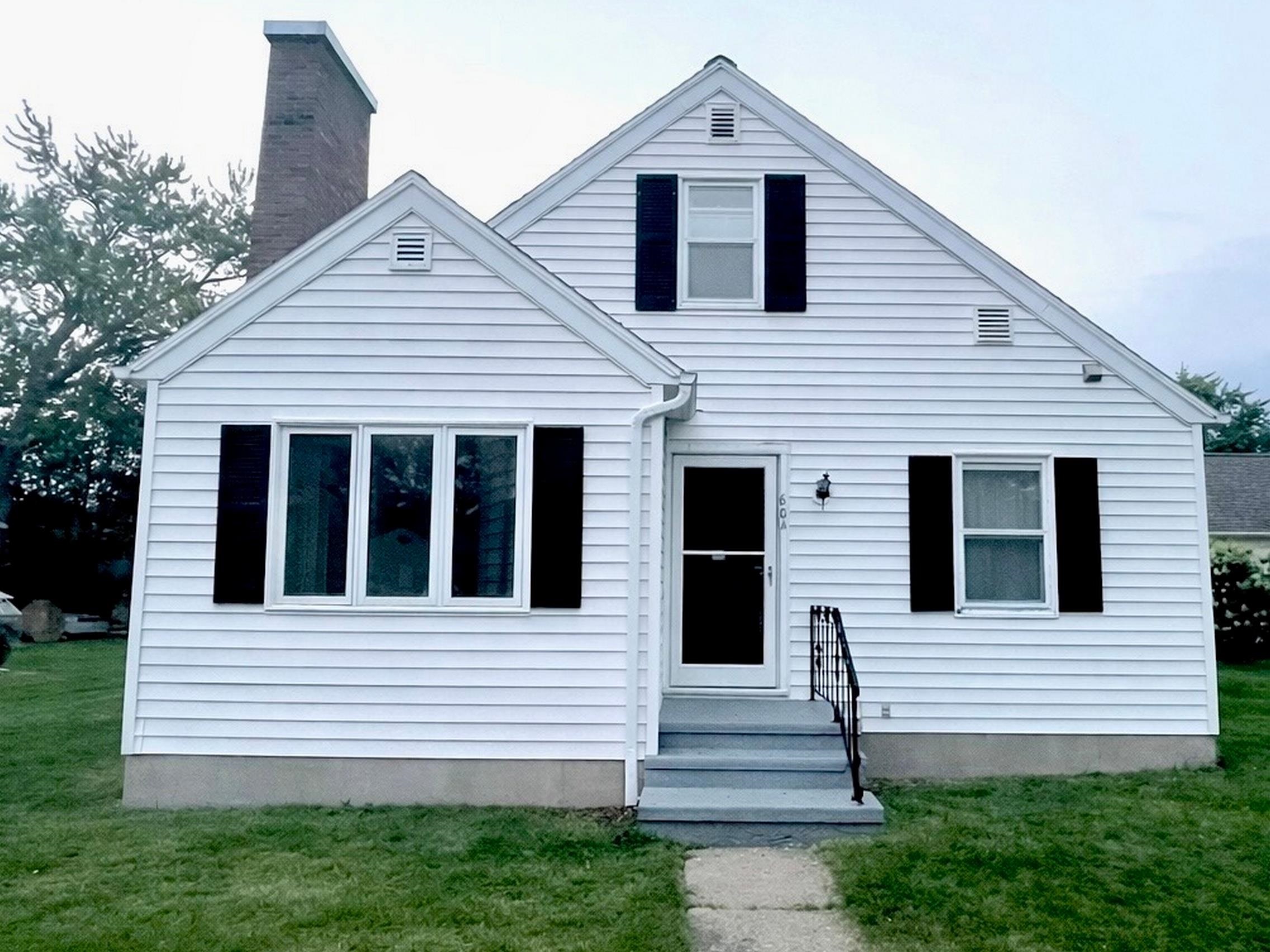 604 S APPLE AVENUE, Marshfield, Wisconsin 54449, 3 Bedrooms Bedrooms, ,1 BathroomBathrooms,Residential,For Sale,604 S APPLE AVENUE,22600129