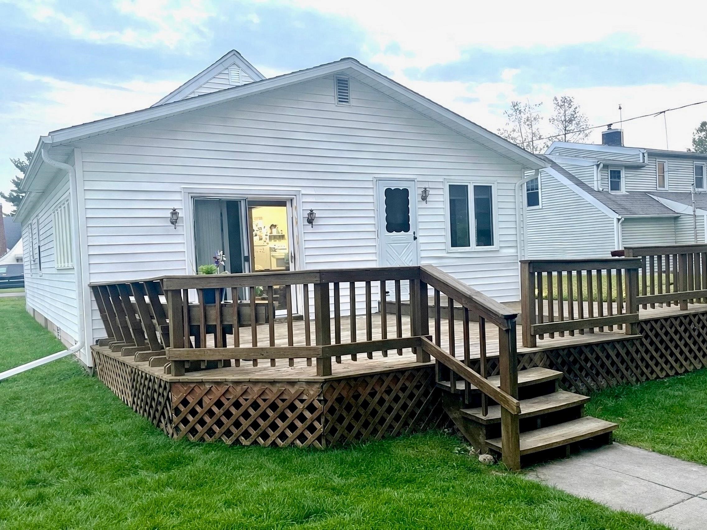 604 S APPLE AVENUE, Marshfield, Wisconsin 54449, 3 Bedrooms Bedrooms, ,1 BathroomBathrooms,Residential,For Sale,604 S APPLE AVENUE,22600129