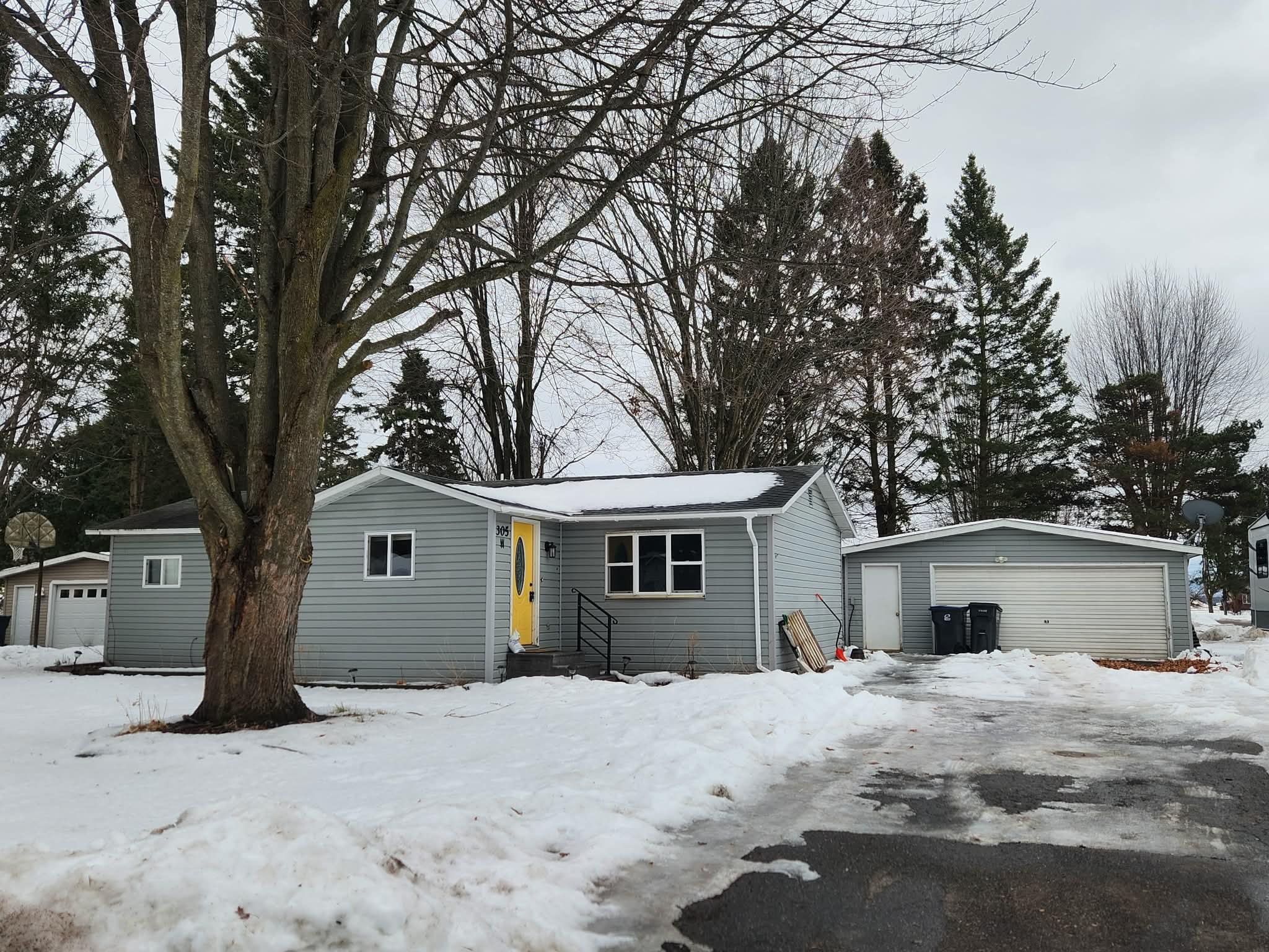 305 W ROBERTS STREET, Spencer, Wisconsin 54449, 3 Bedrooms Bedrooms, ,1 BathroomBathrooms,Residential,For Sale,305 W ROBERTS STREET,22600131