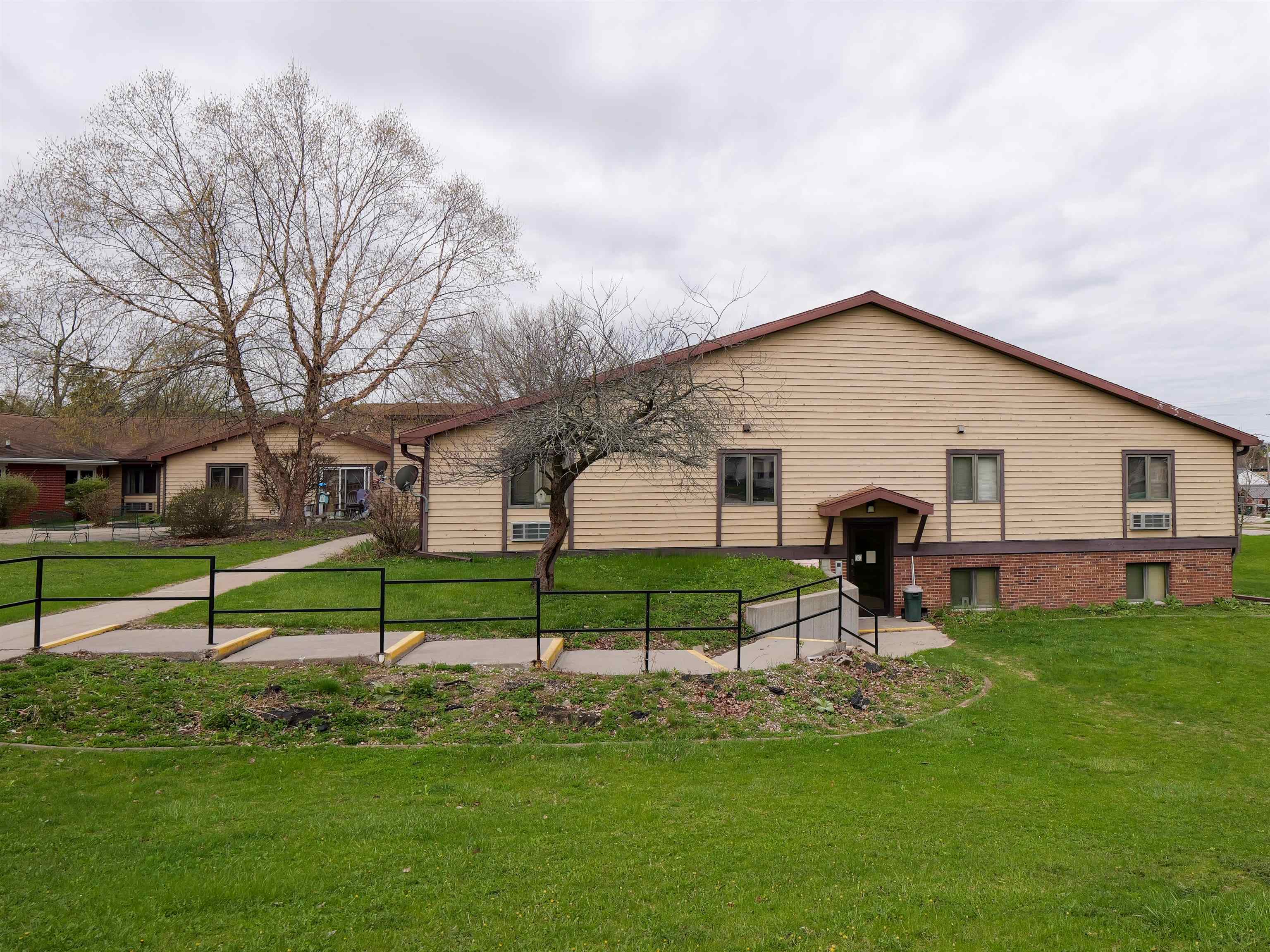 165 S CHET KRAUSE DRIVE, Iola, Wisconsin 54945, 1 Bedroom Bedrooms, 4 Rooms Rooms,1 BathroomBathrooms,Multi-family,For Sale,165 S CHET KRAUSE DRIVE,22600132