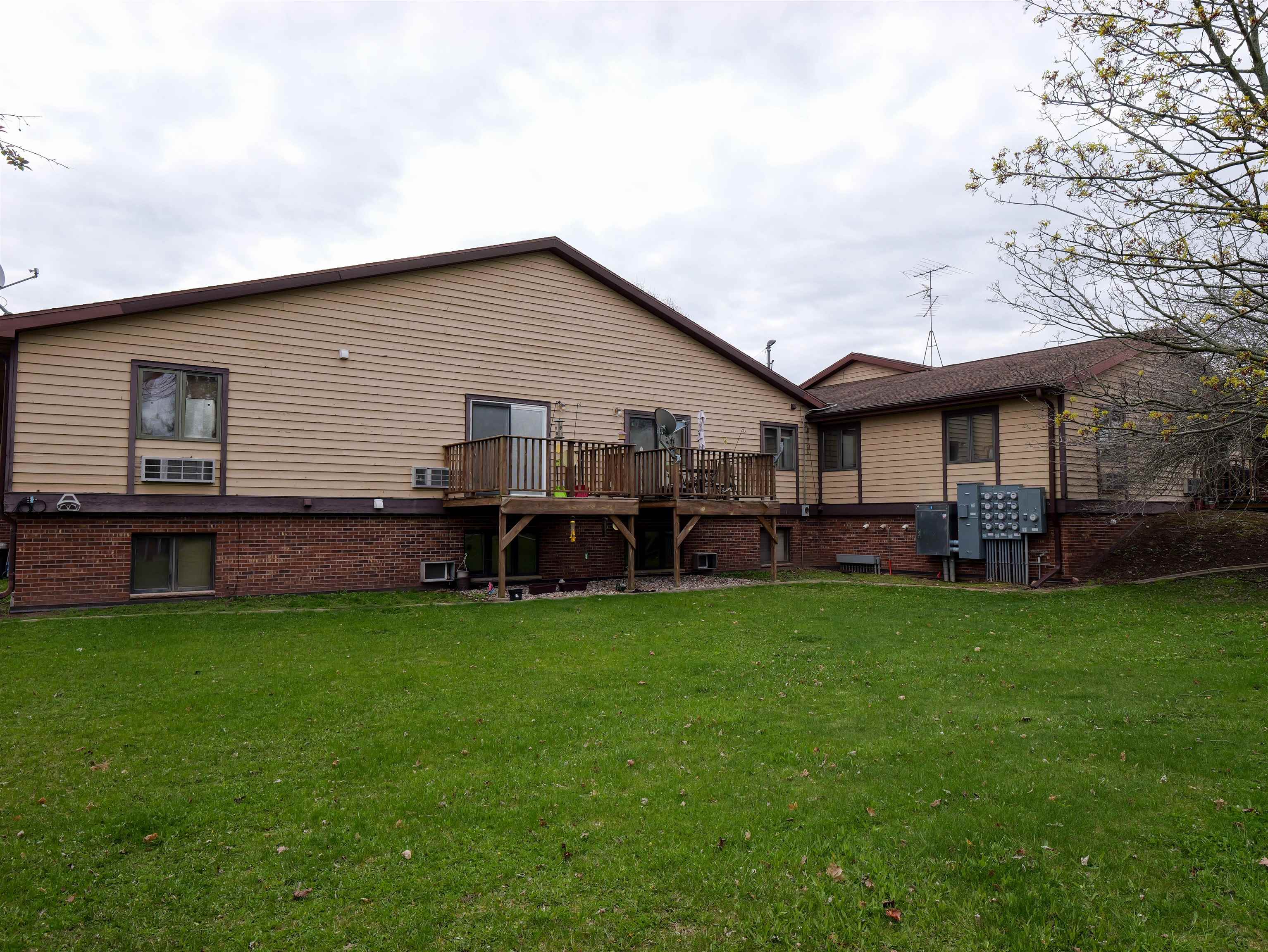 165 S CHET KRAUSE DRIVE, Iola, Wisconsin 54945, 1 Bedroom Bedrooms, 4 Rooms Rooms,1 BathroomBathrooms,Multi-family,For Sale,165 S CHET KRAUSE DRIVE,22600132