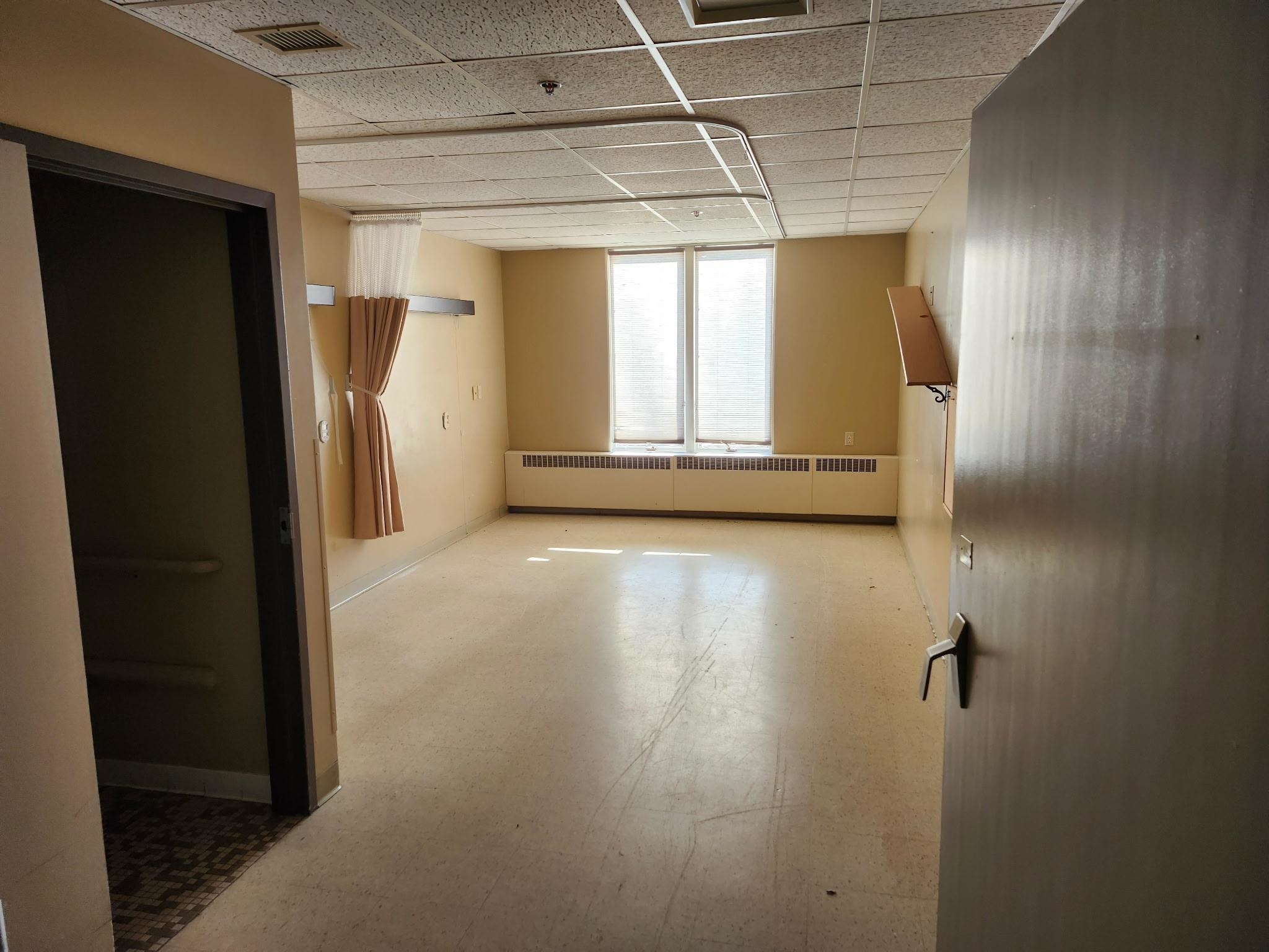 165 S CHET KRAUSE DRIVE, Iola, Wisconsin 54945, 1 Bedroom Bedrooms, 4 Rooms Rooms,1 BathroomBathrooms,Multi-family,For Sale,165 S CHET KRAUSE DRIVE,22600132