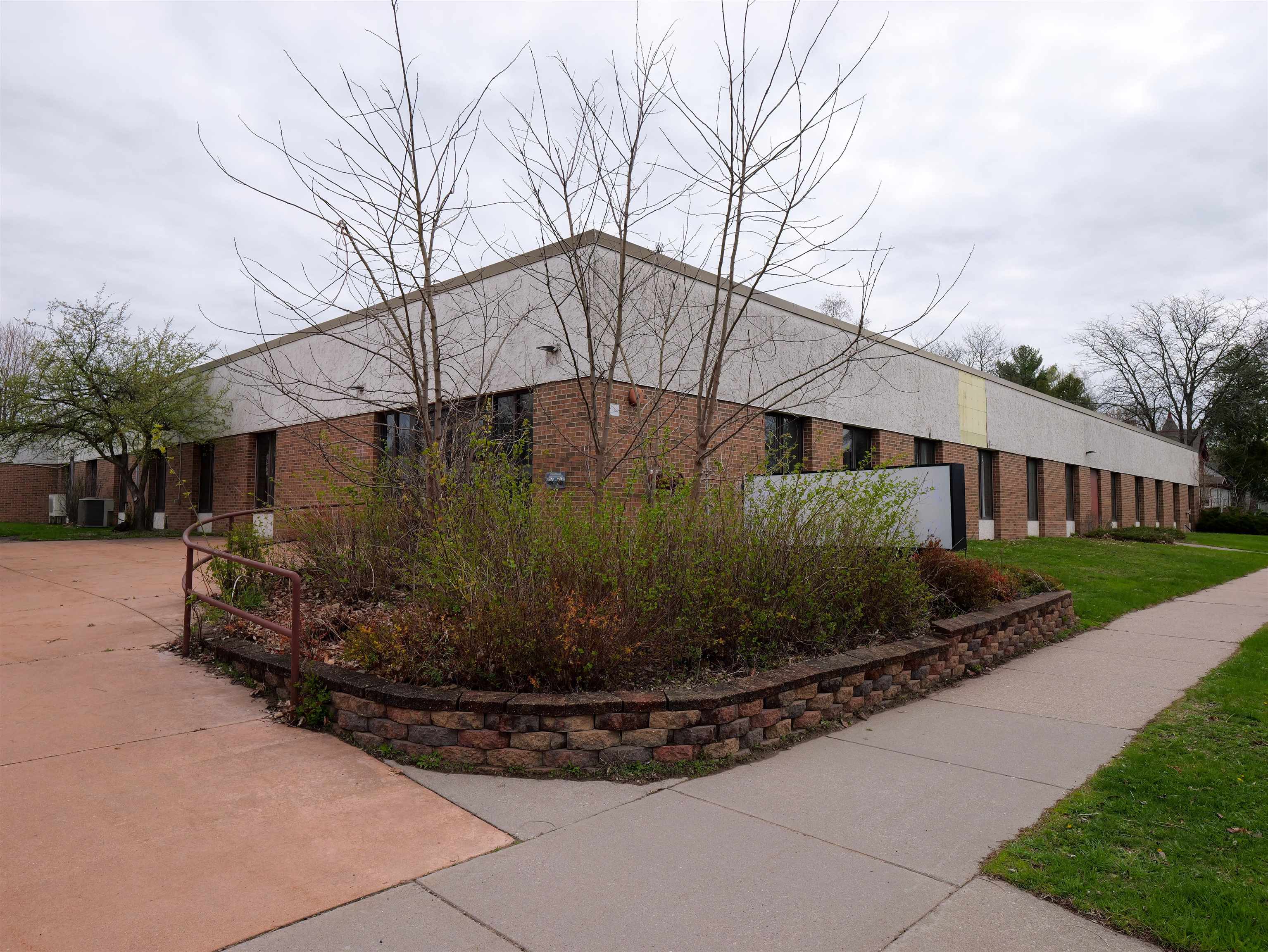 165 S CHET KRAUSE DRIVE, Iola, Wisconsin 54945, 1 Bedroom Bedrooms, 4 Rooms Rooms,1 BathroomBathrooms,Multi-family,For Sale,165 S CHET KRAUSE DRIVE,22600132