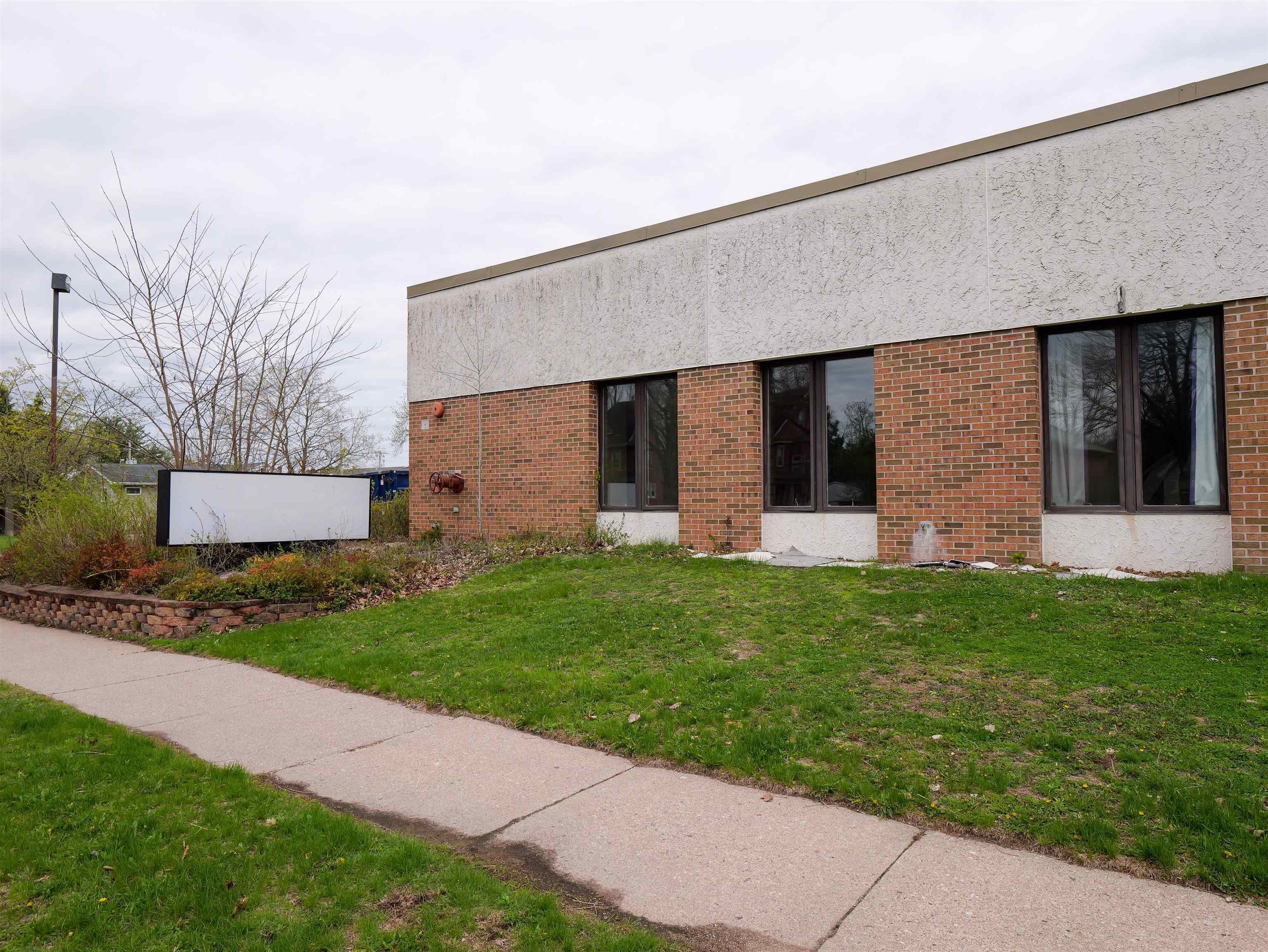 165 S CHET KRAUSE DRIVE, Iola, Wisconsin 54945, 1 Bedroom Bedrooms, 4 Rooms Rooms,1 BathroomBathrooms,Multi-family,For Sale,165 S CHET KRAUSE DRIVE,22600132
