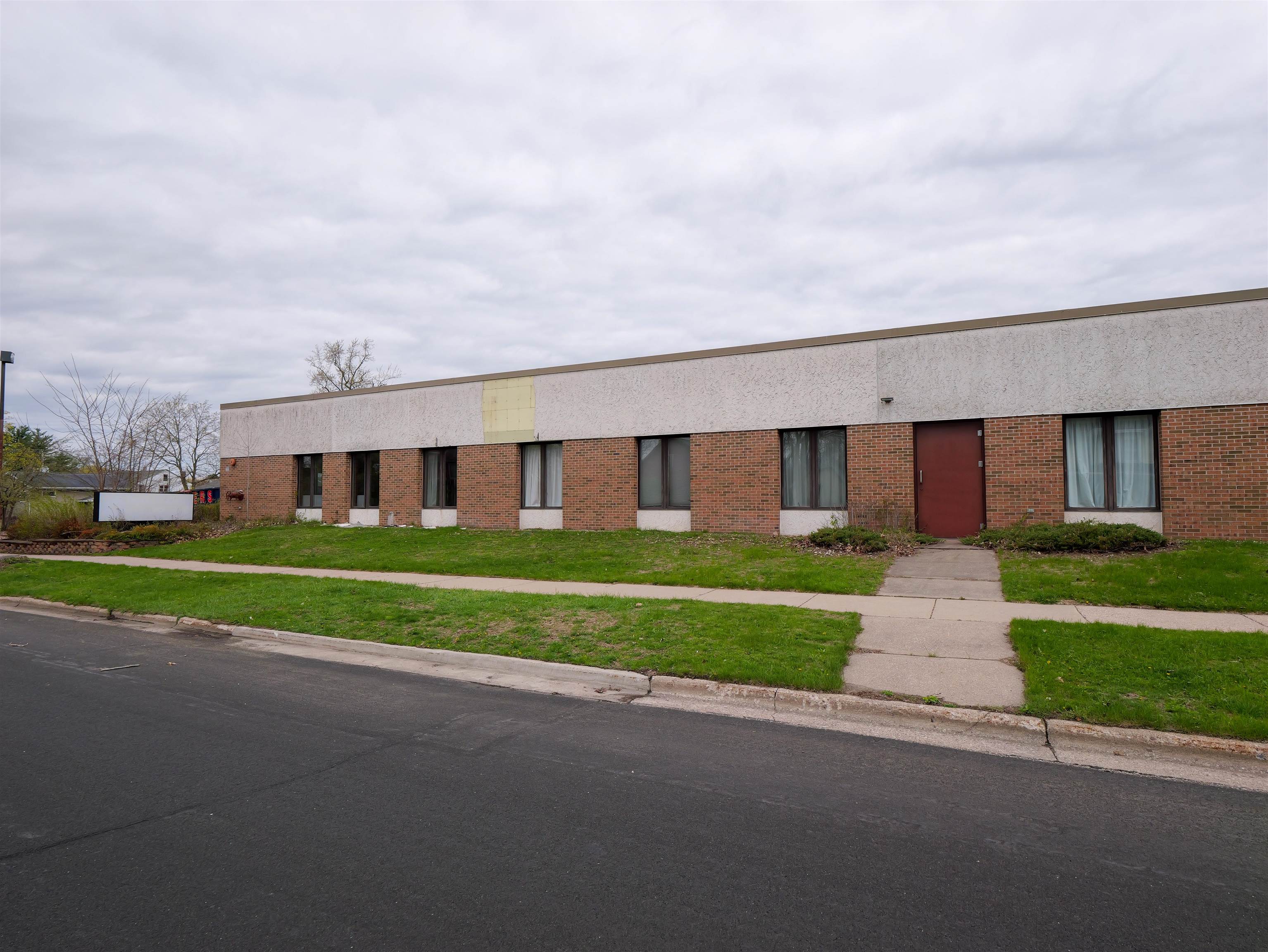 165 S CHET KRAUSE DRIVE, Iola, Wisconsin 54945, 1 Bedroom Bedrooms, 4 Rooms Rooms,1 BathroomBathrooms,Multi-family,For Sale,165 S CHET KRAUSE DRIVE,22600132