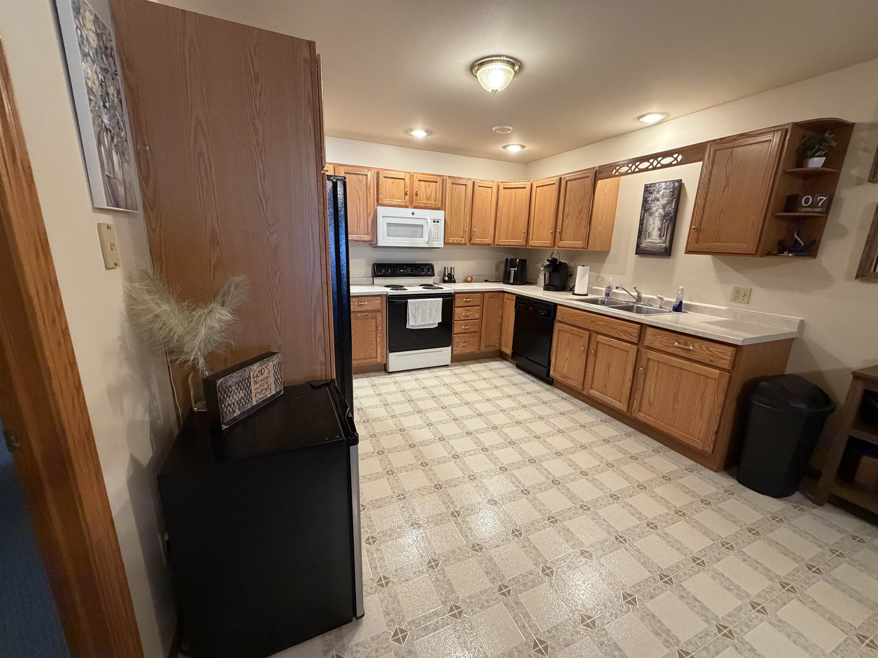 808 LOVE LANE, Athens, Wisconsin 54411, 2 Bedrooms Bedrooms, 4 Rooms Rooms,1 BathroomBathrooms,Multi-family,For Sale,808 LOVE LANE,22600158