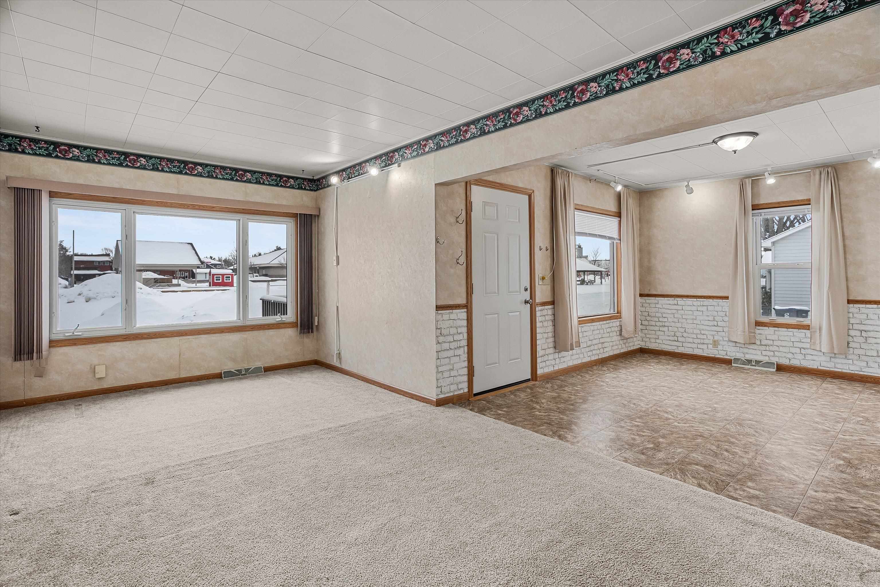 107 E WENDELL STREET, Spencer, Wisconsin 54479, 3 Bedrooms Bedrooms, ,1 BathroomBathrooms,Residential,For Sale,107 E WENDELL STREET,22600178